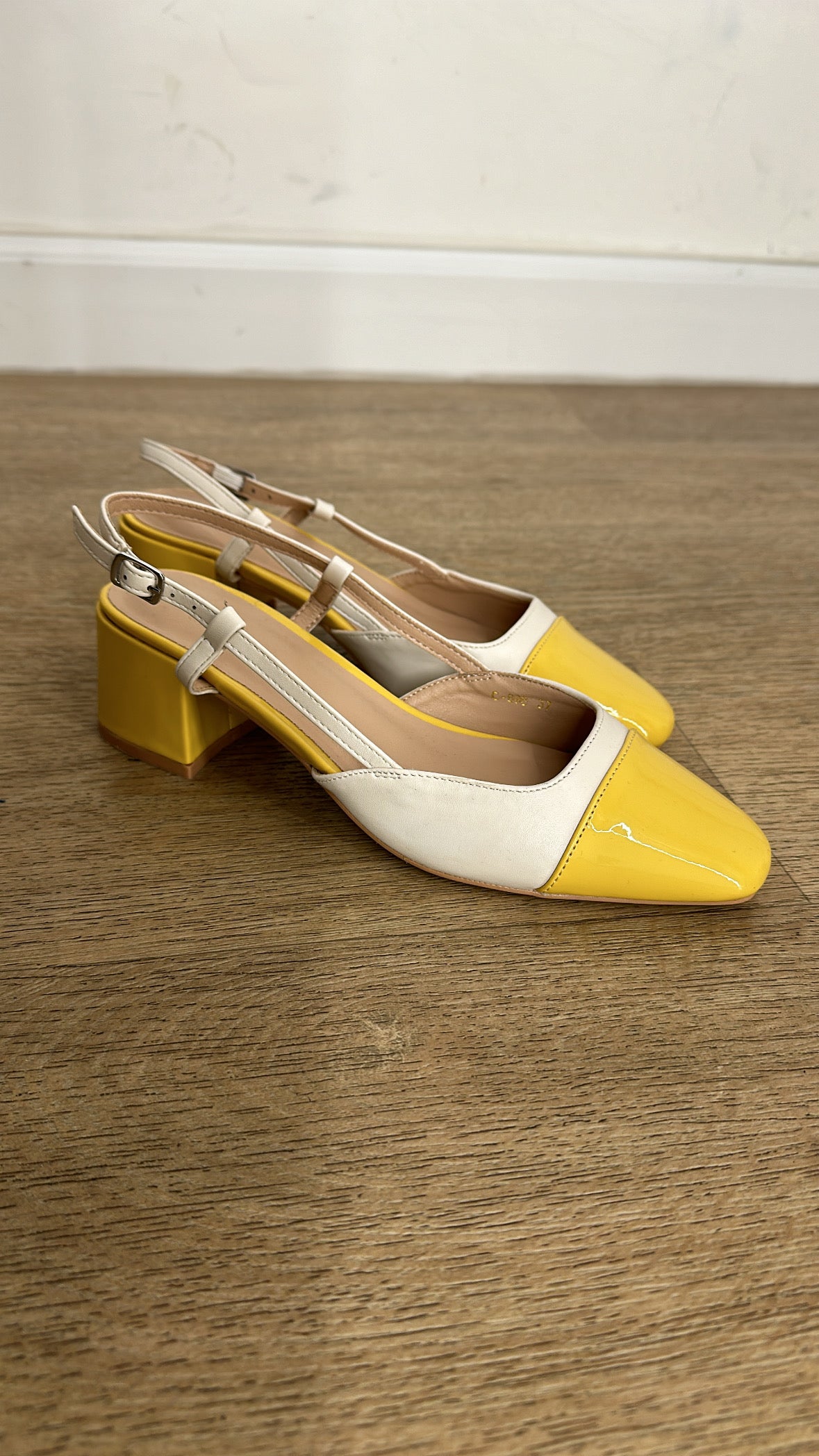 Decolletè LAURENT - GIALLO