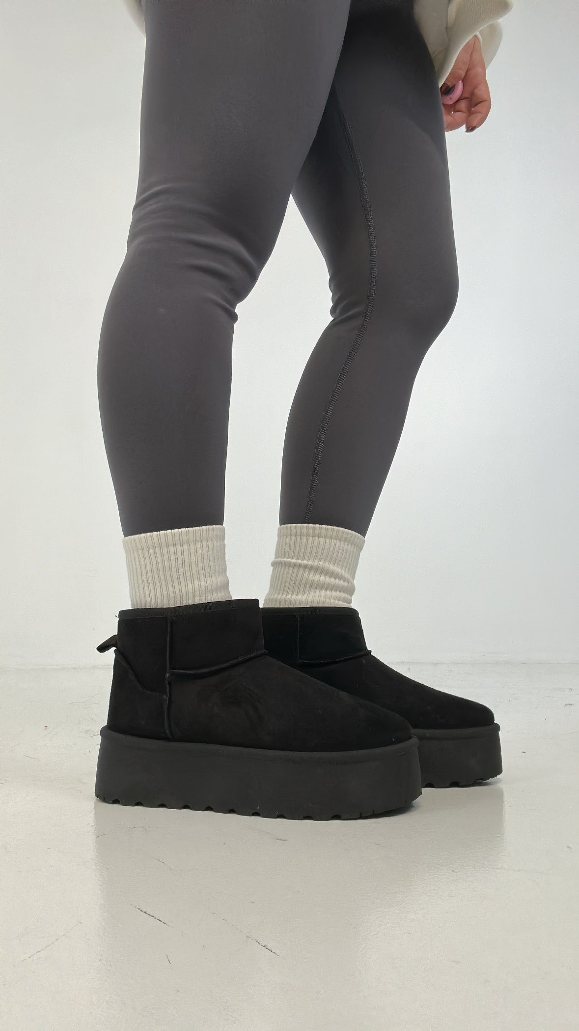 SCARPONE UGGY - NERO