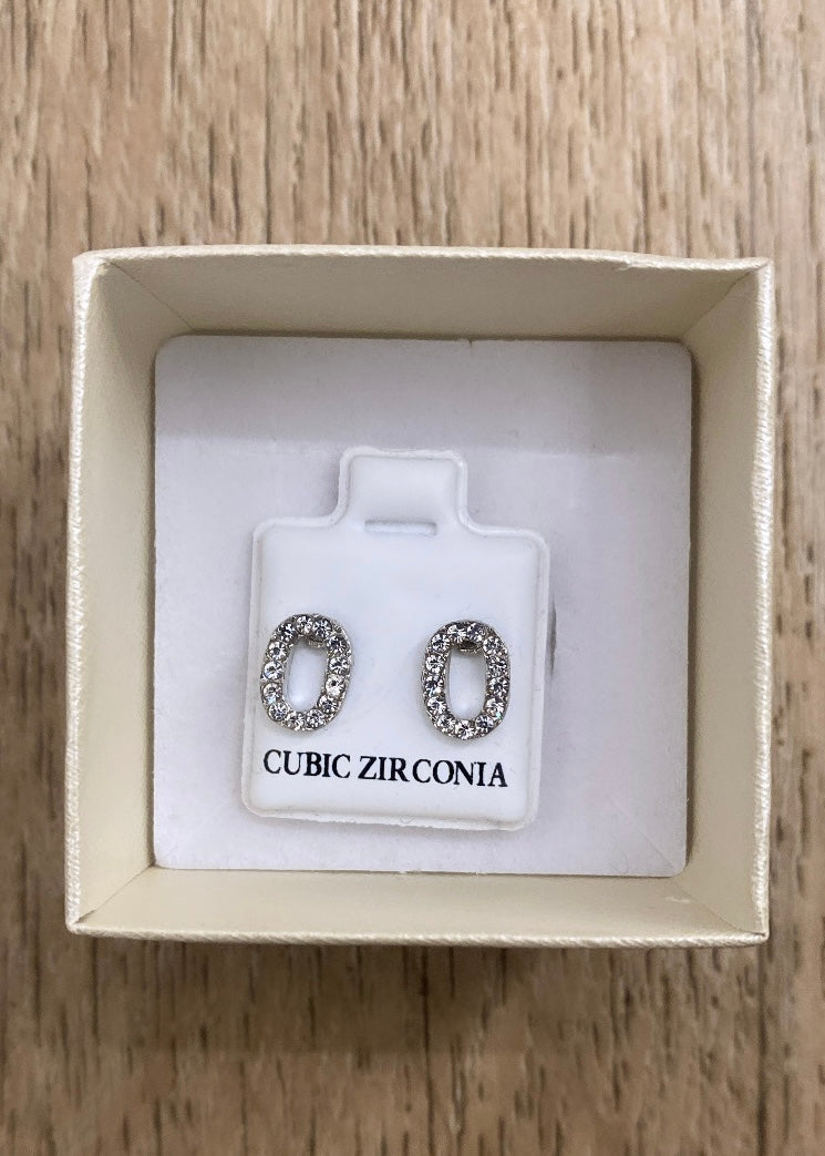 SILVER LETTER EARRING - O