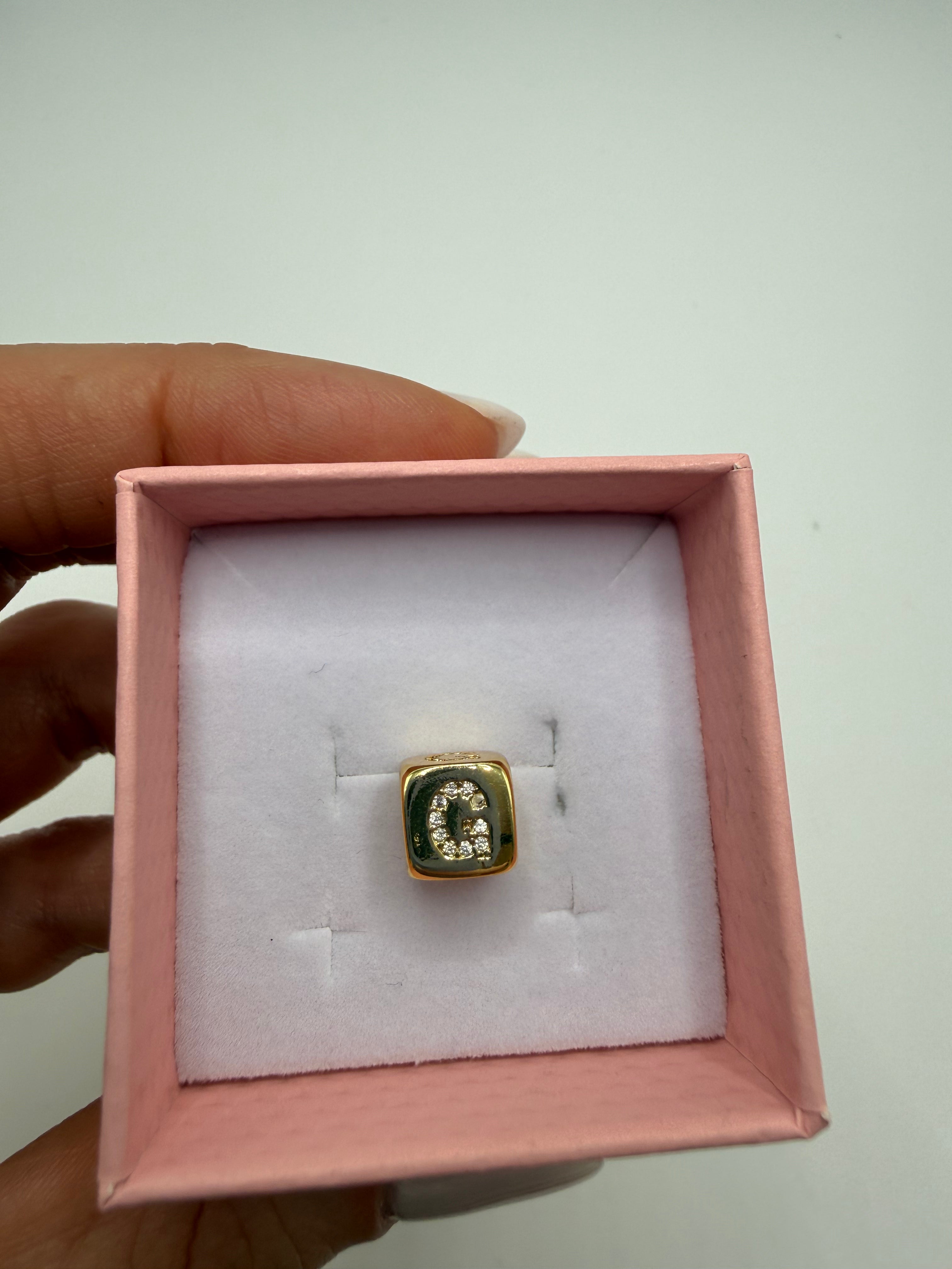 Charm CUBE LETTERA ORO - G