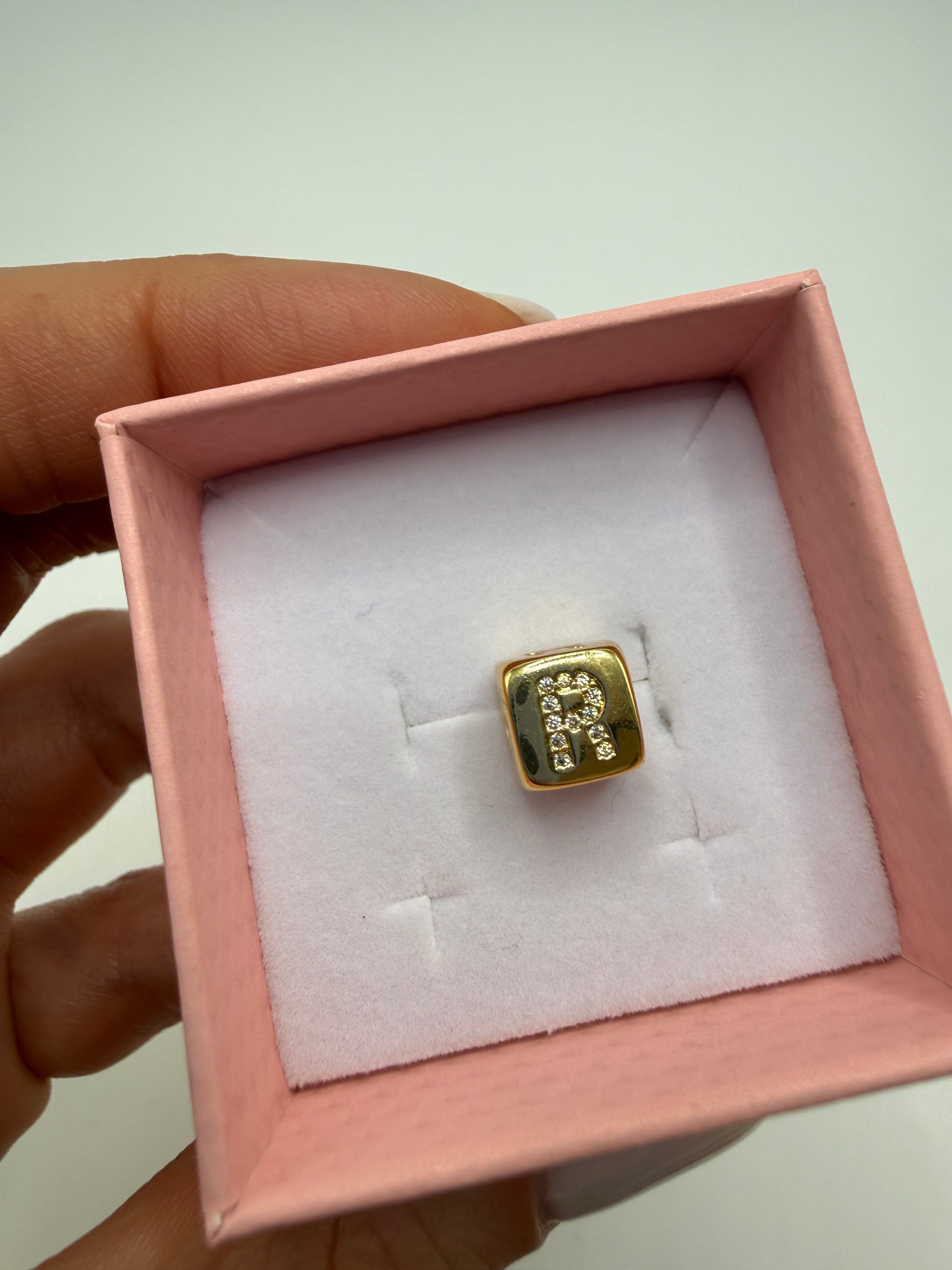 Charm CUBE LETTERA ORO - R