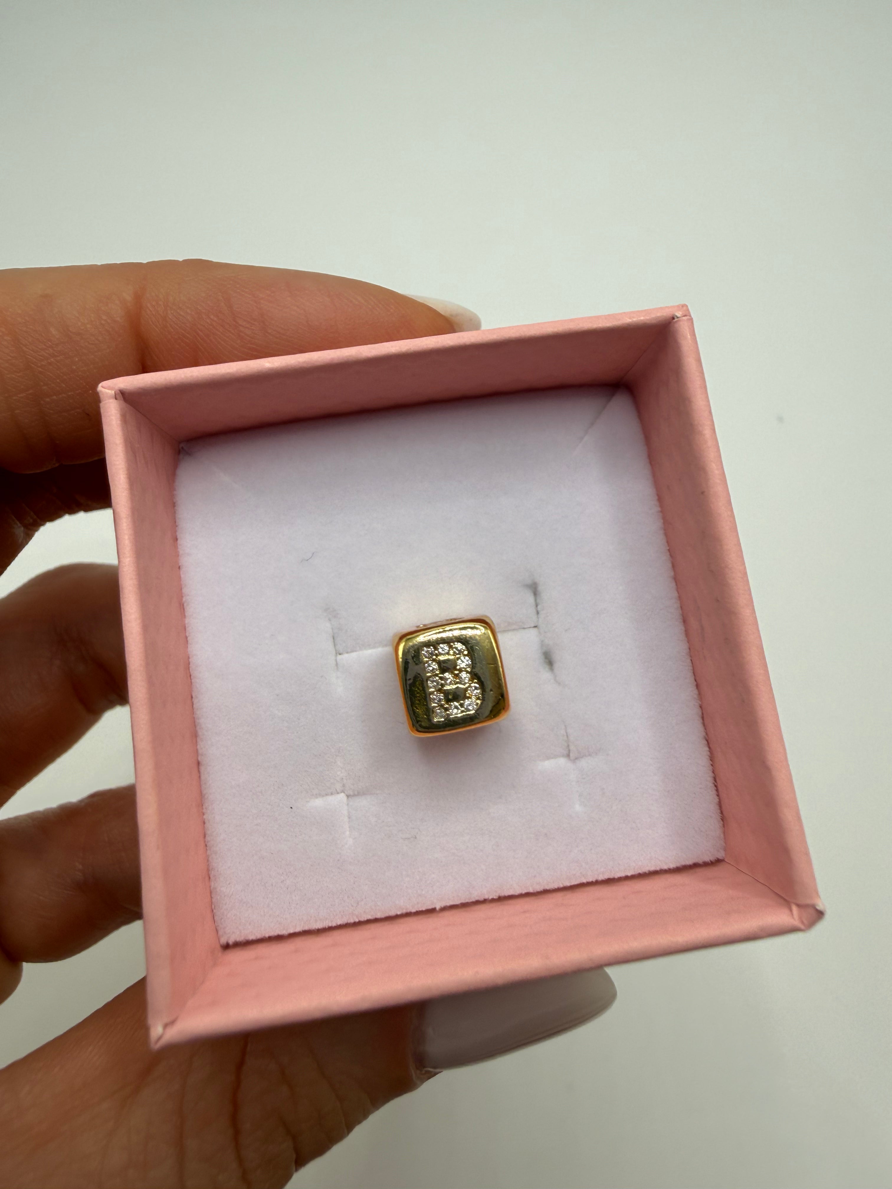 Charm CUBE LETTERA ORO - B