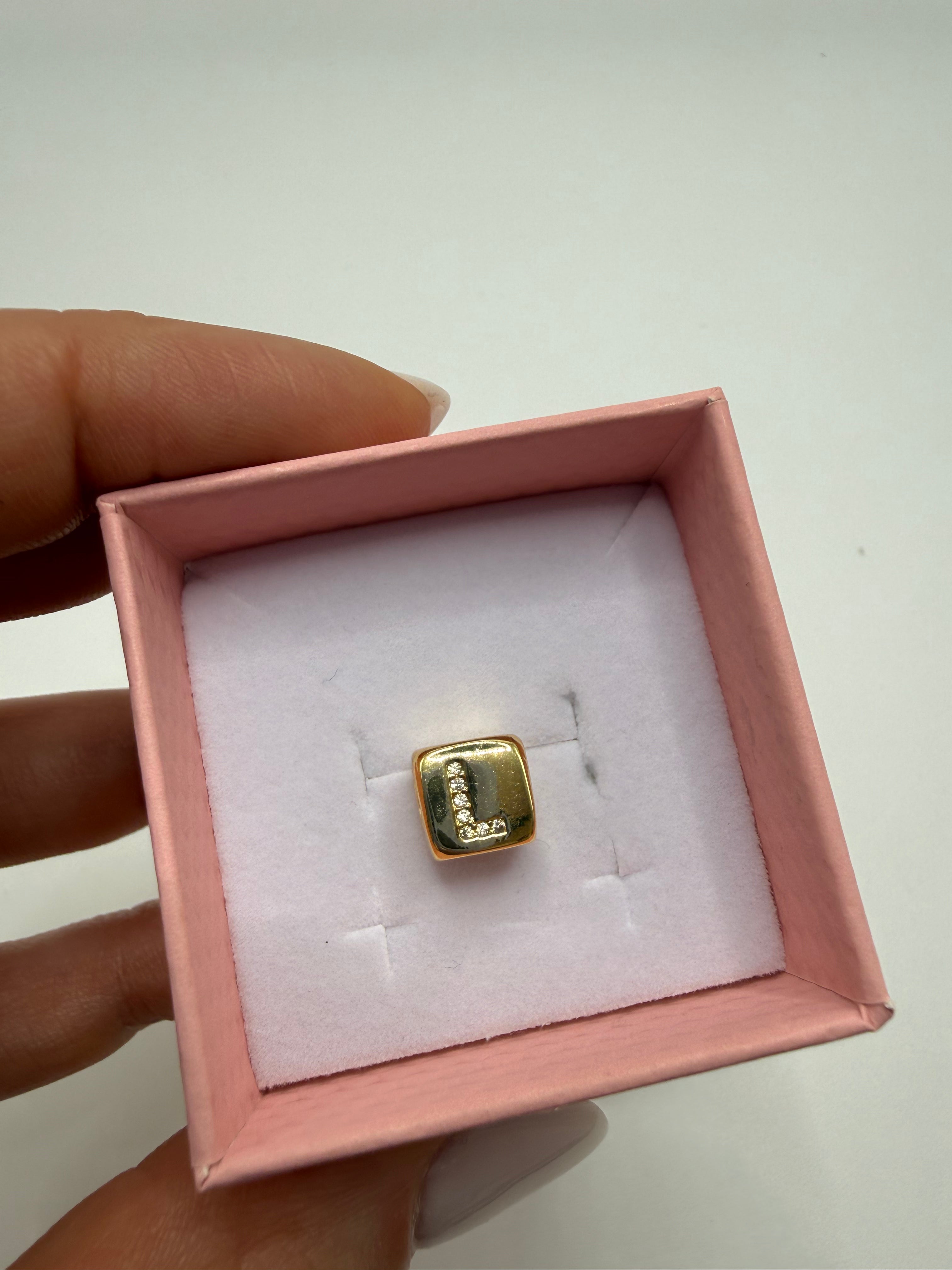 Charm CUBE LETTERA ORO - L