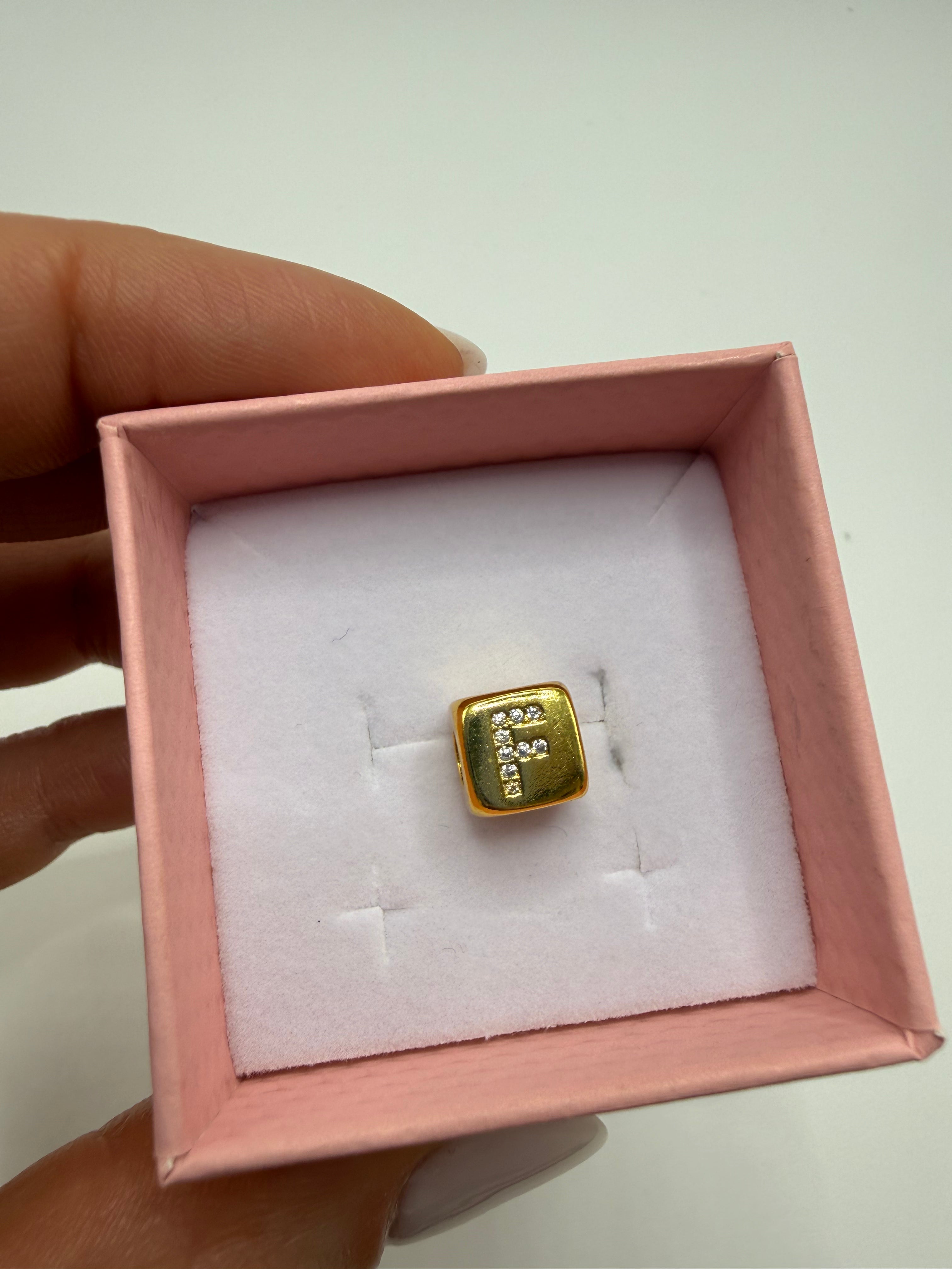 Charm CUBE LETTERA ORO - F