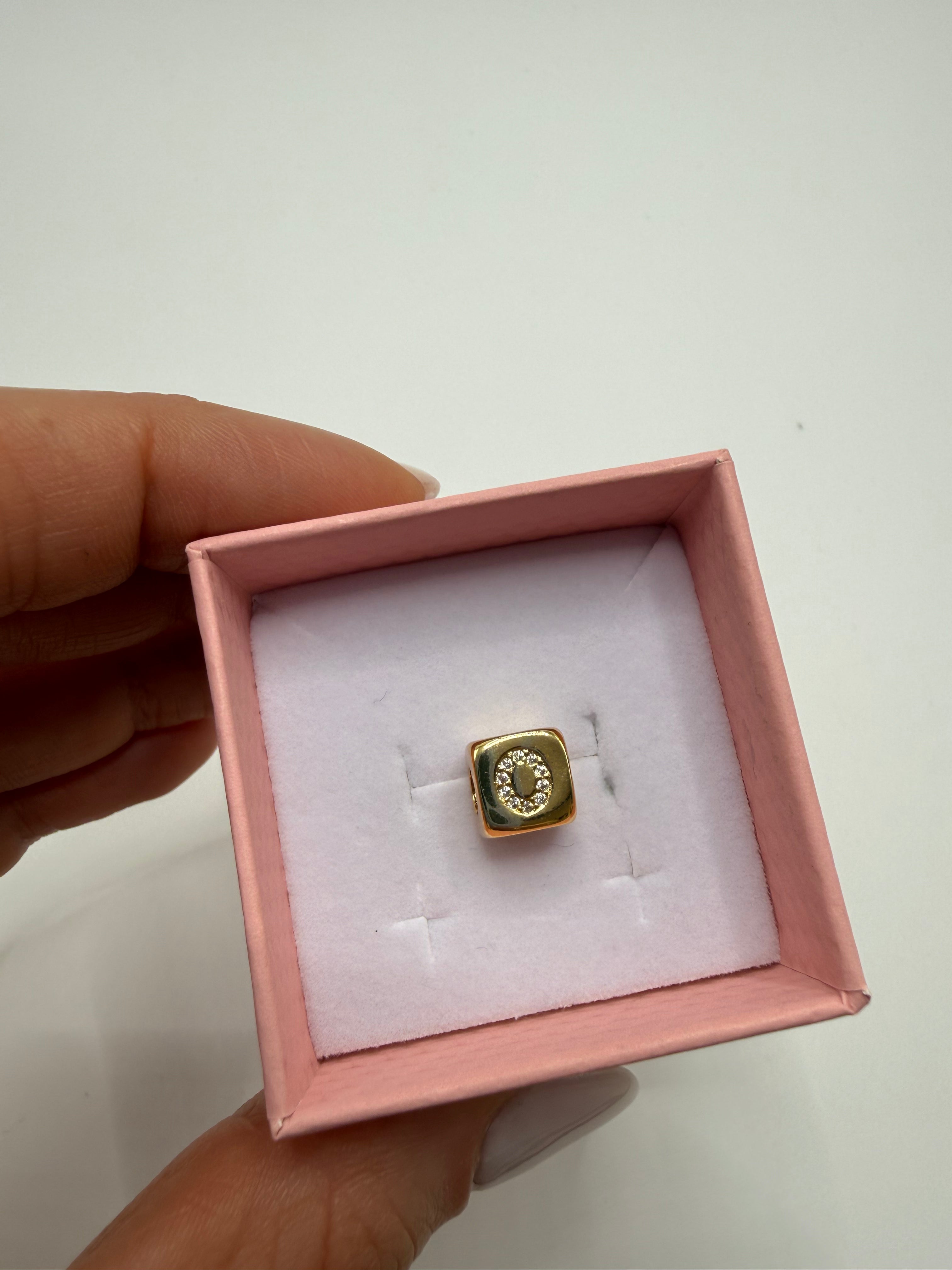 Charm CUBE LETTERA ORO - O