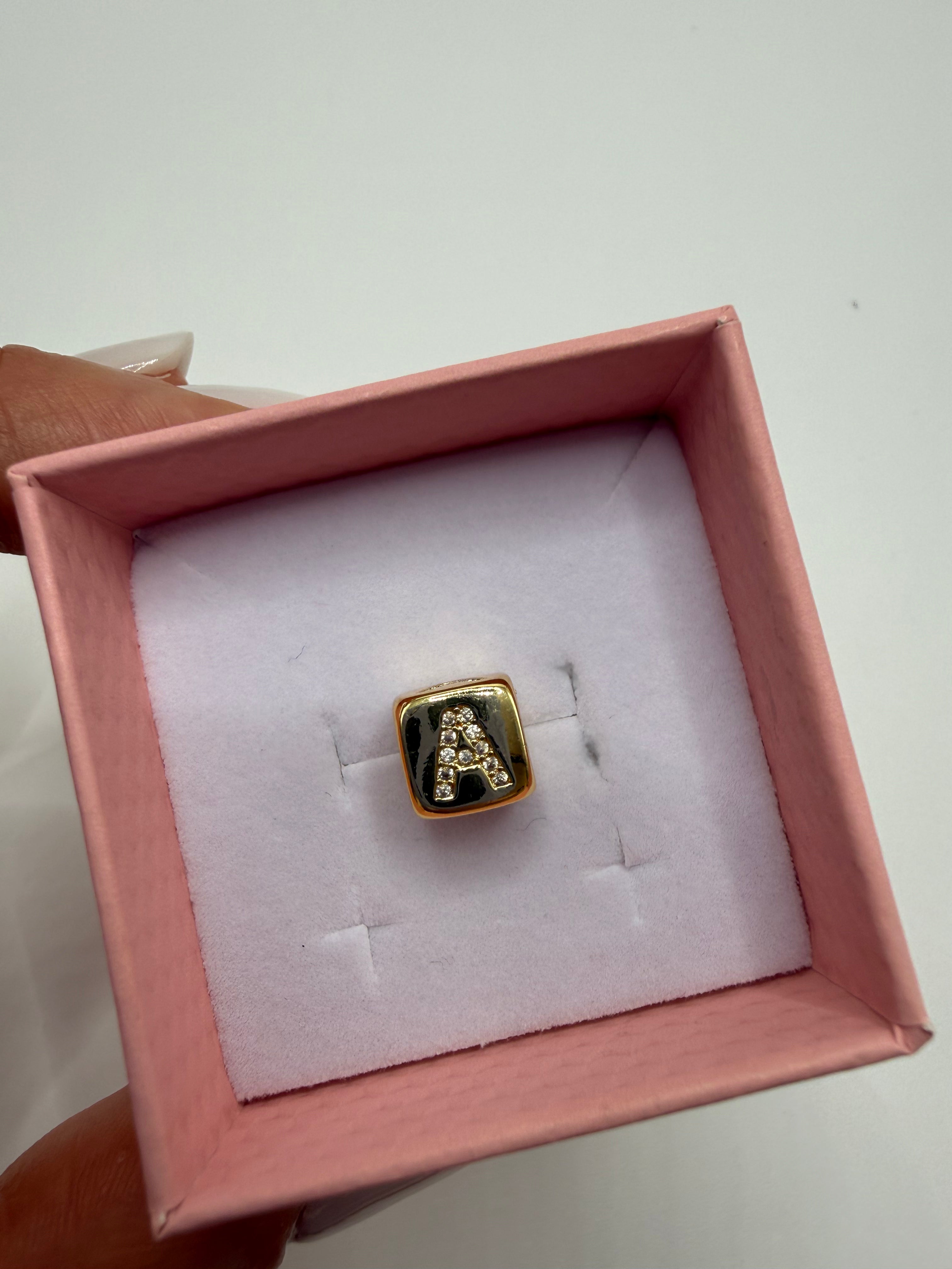 Charm CUBE LETTERA ORO - A