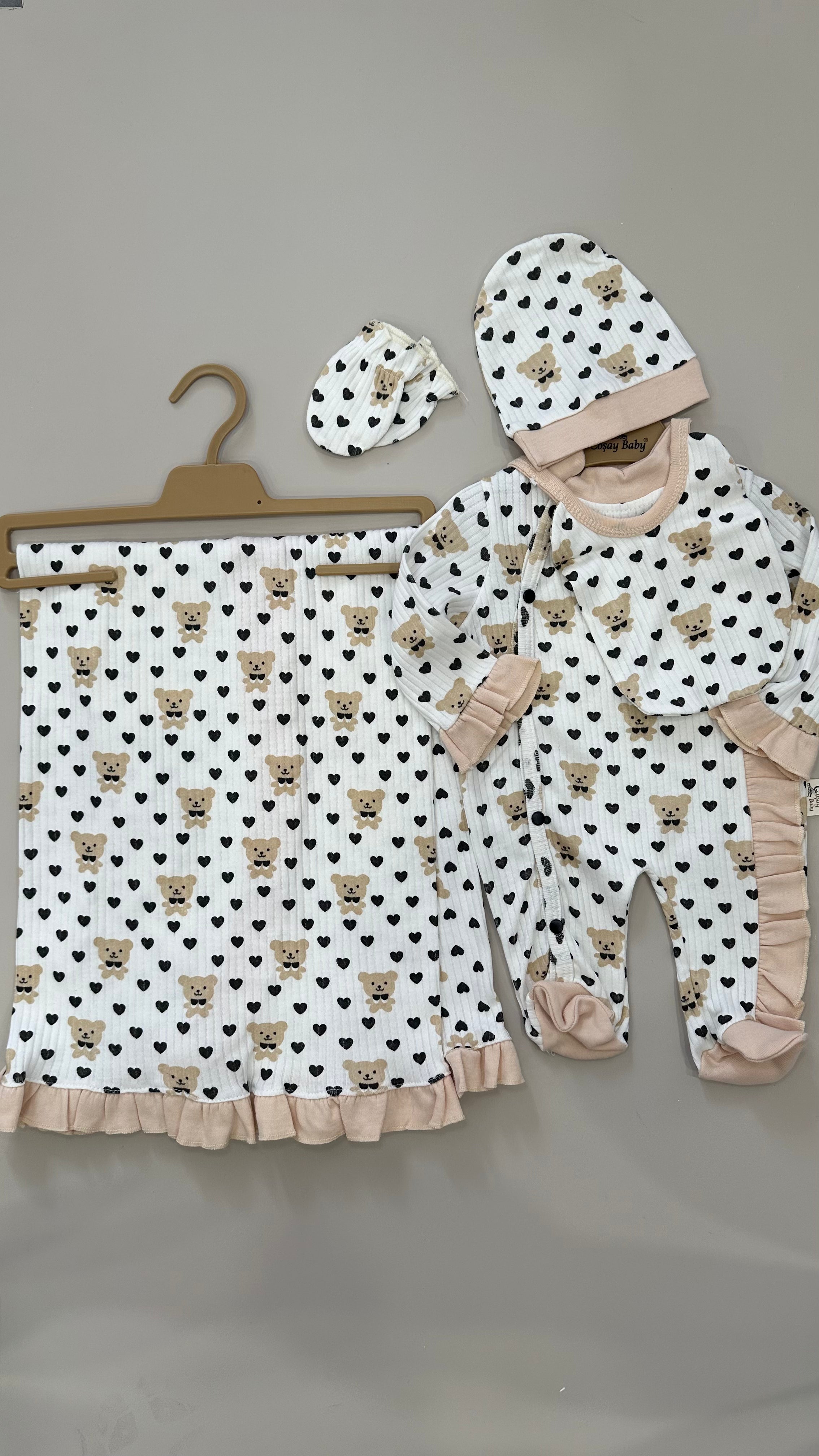 Set TUTINA 5PZ CON SCIALLE 0-3 - BEIGE