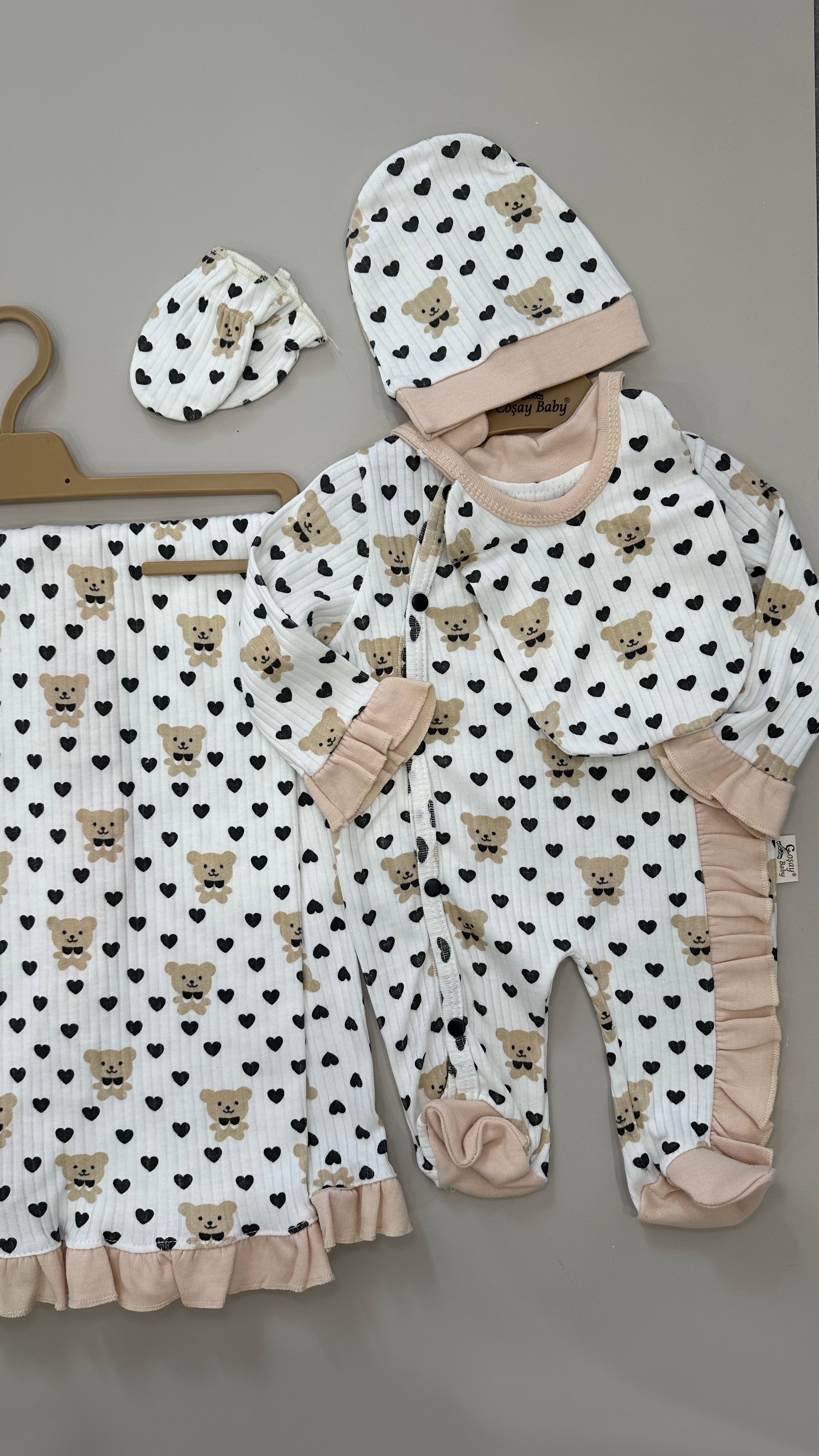 Set TUTINA 5PZ CON SCIALLE 0-3 - BEIGE