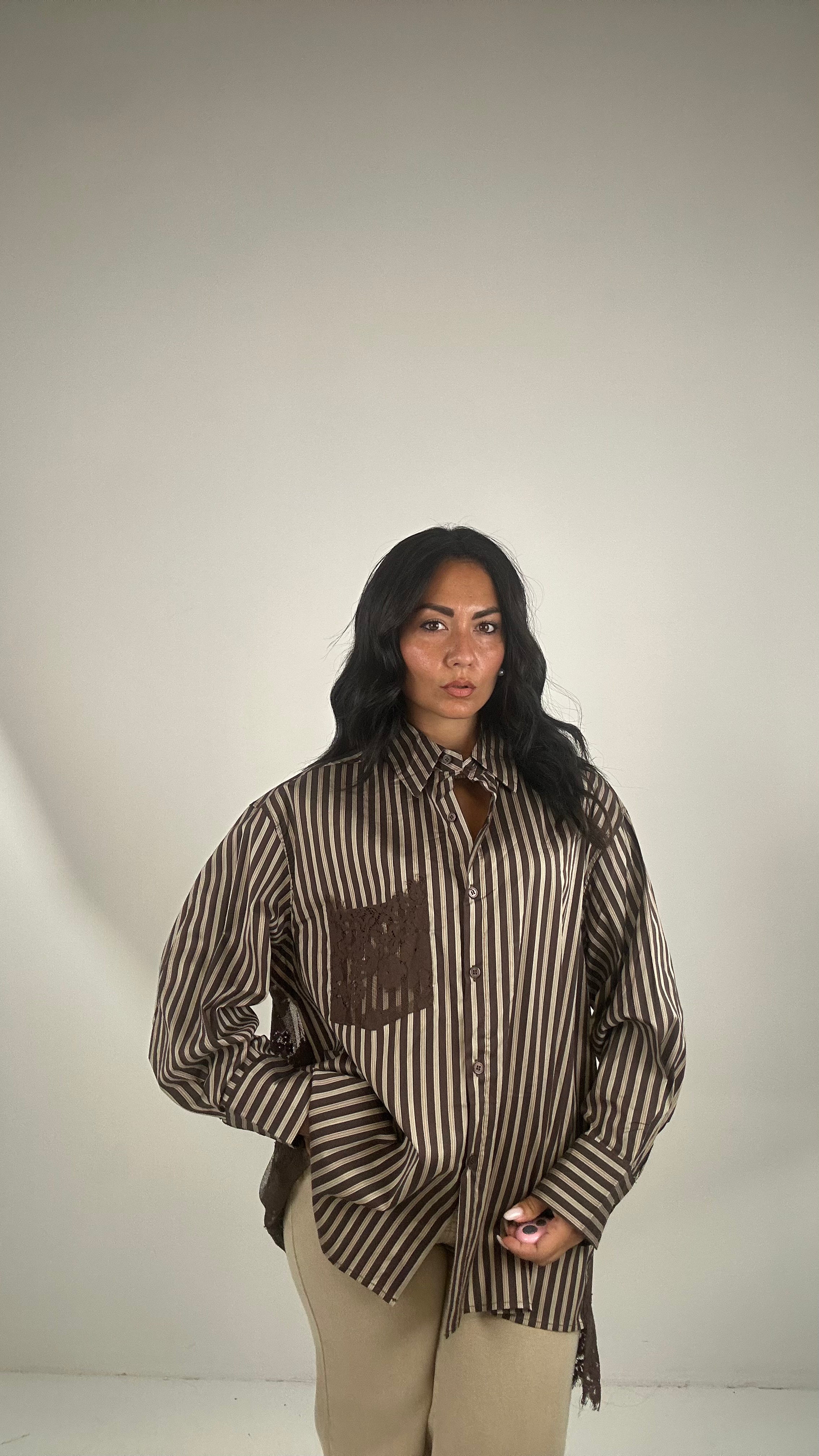 Camicia PIZZO TASCHINO E RETRO - MARRONE