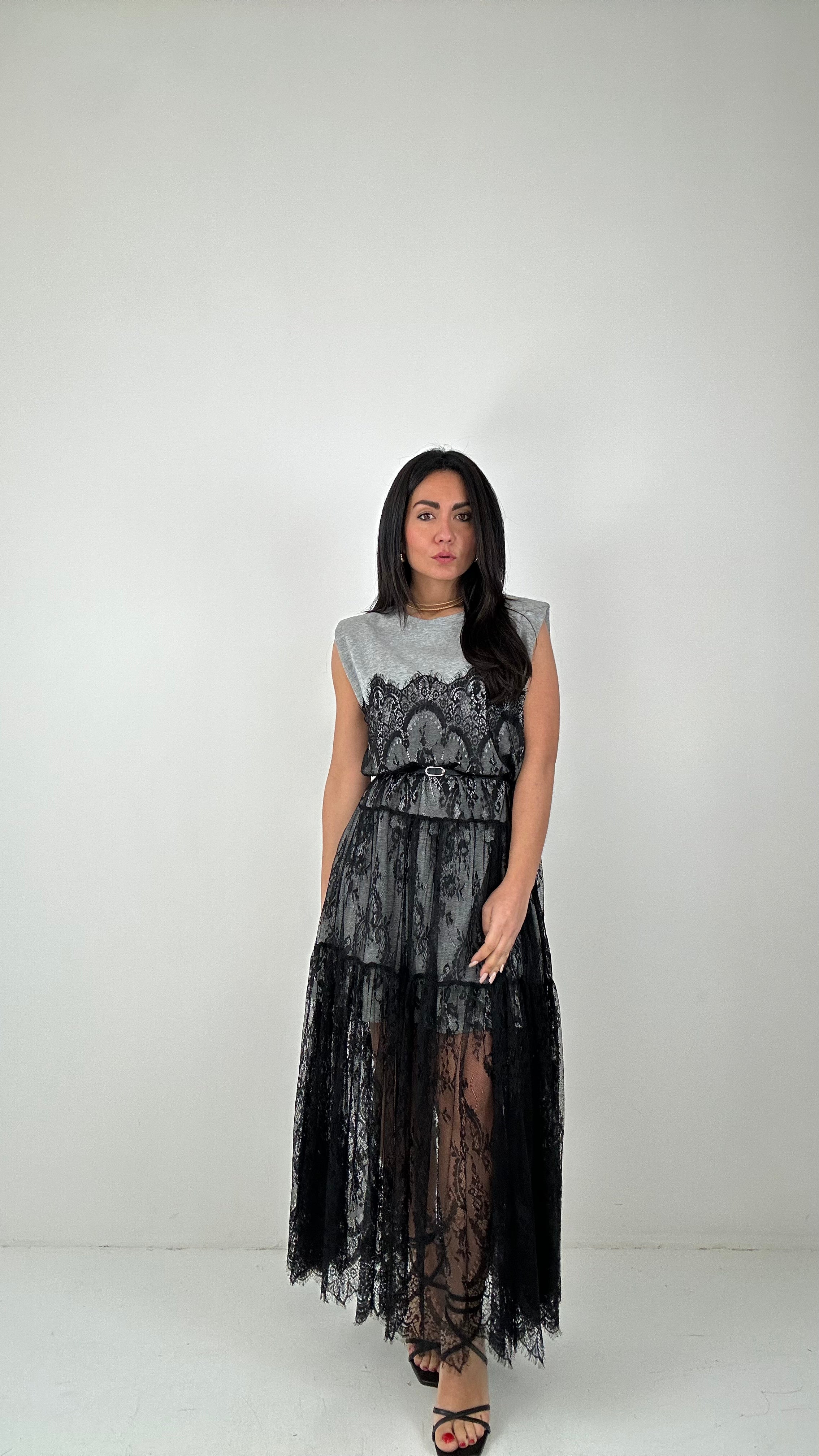 Abito CON PIZZO E CINTURA - GRIGIO
