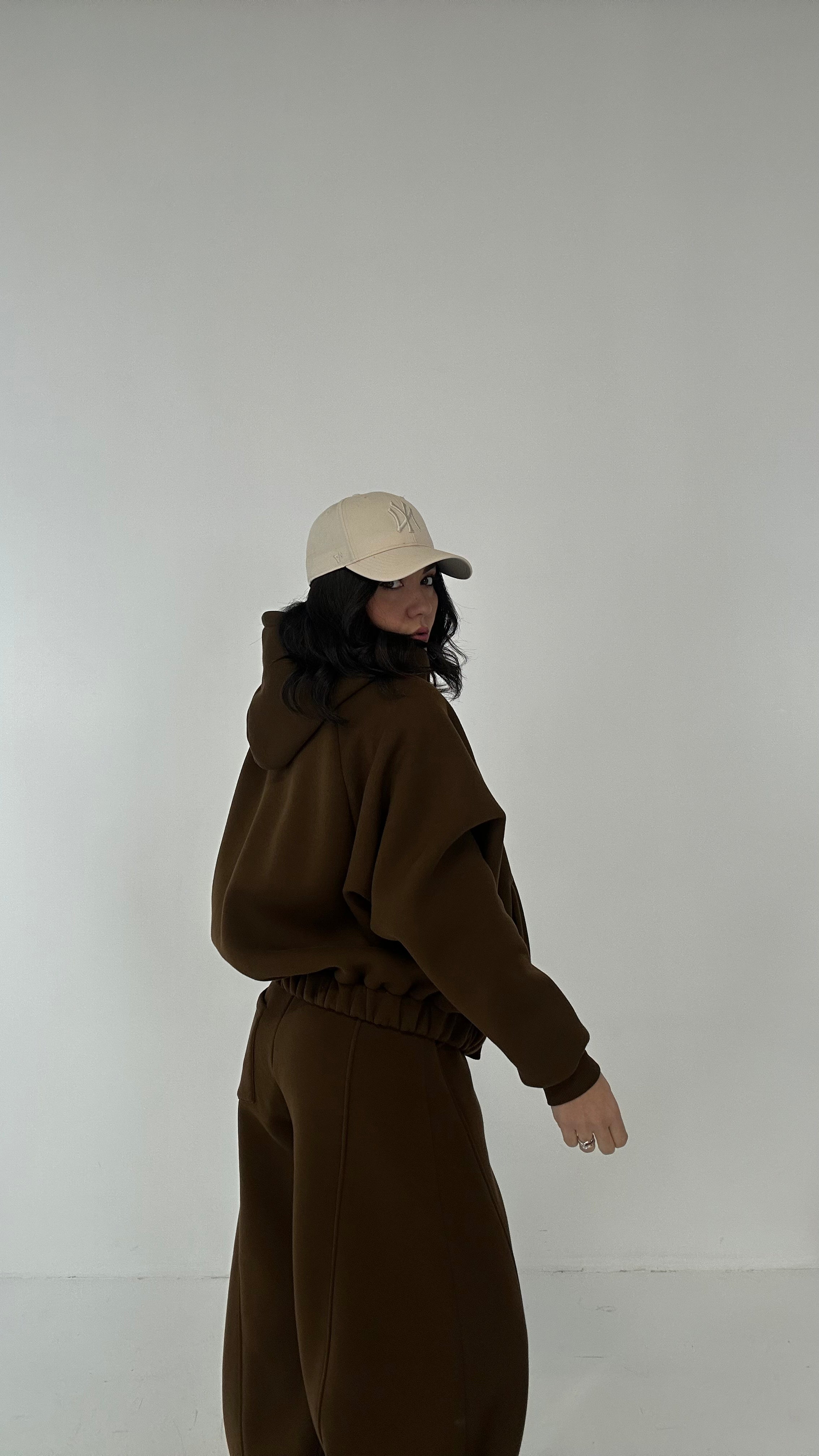 Felpa LUMINA CAPPUCCIO E CHIUSURA - MARRONE