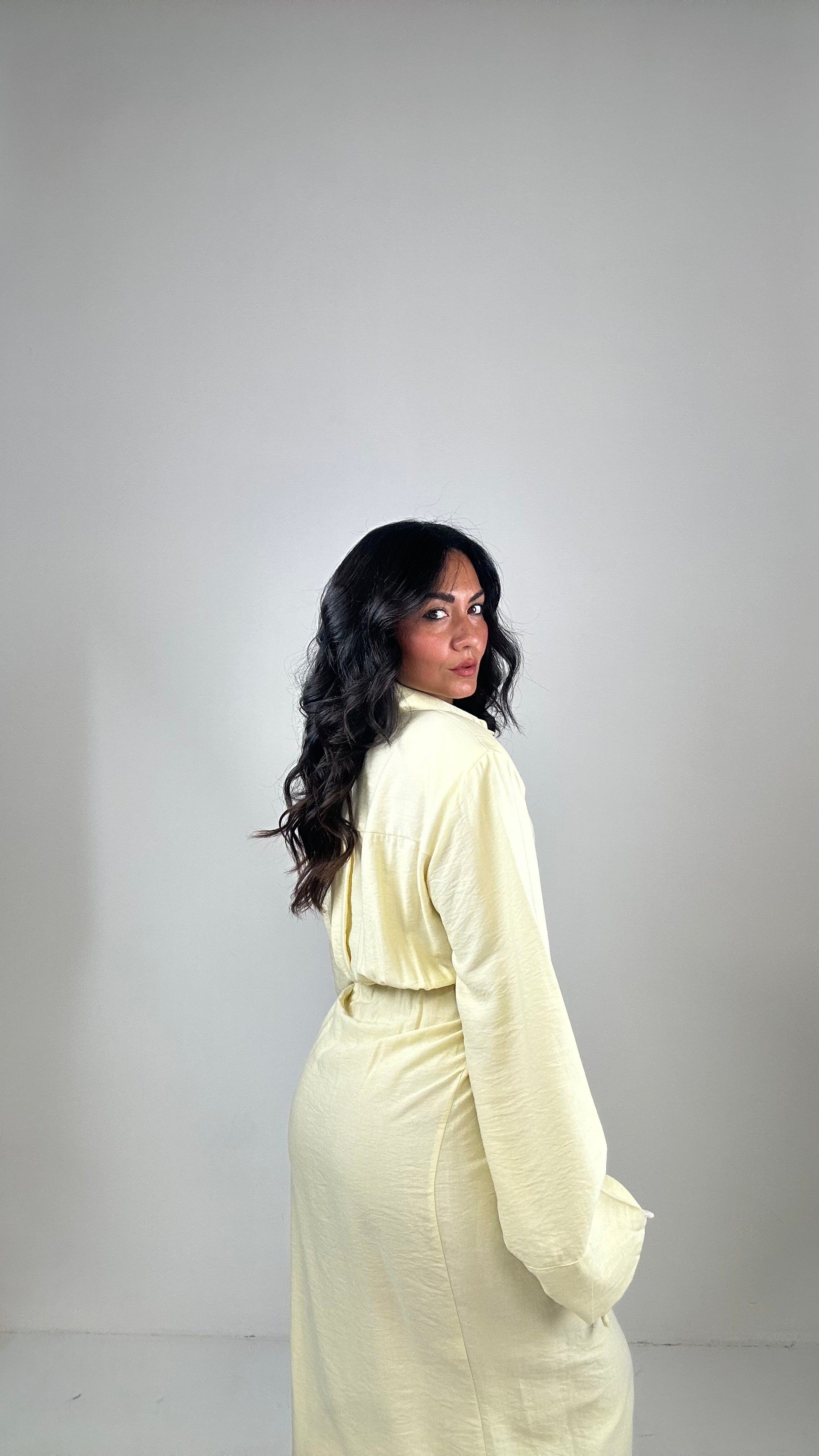 Vestito PORTAFOGLIO MIDI SPALLINA - GIALLO