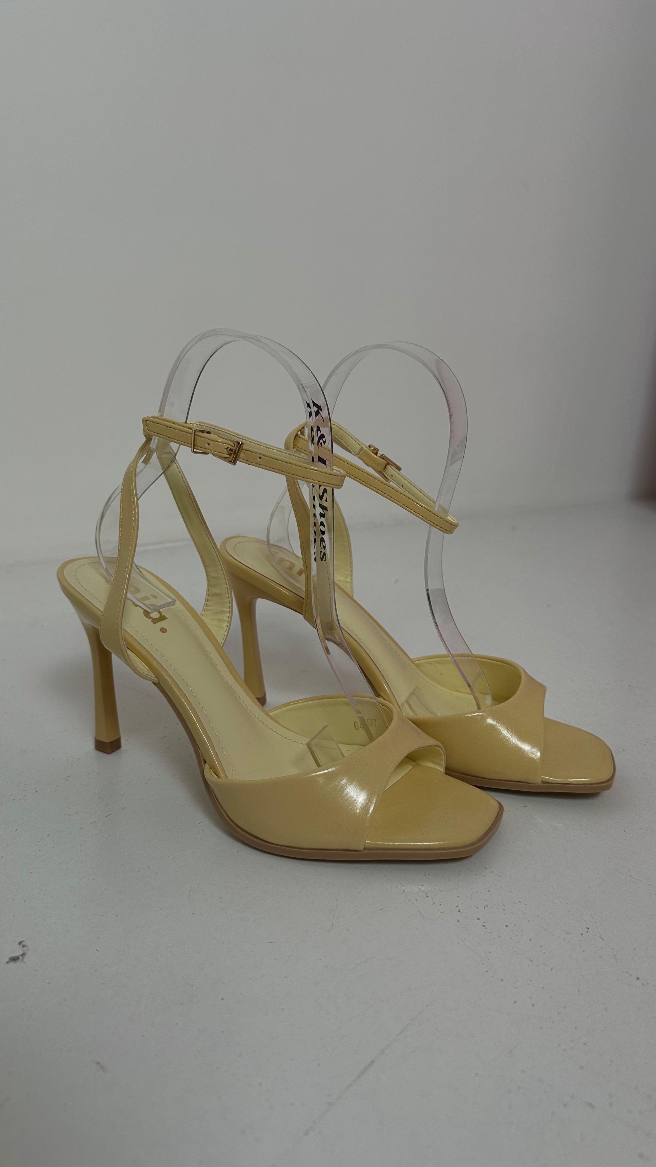 Sandalo LUCIDO - GIALLO
