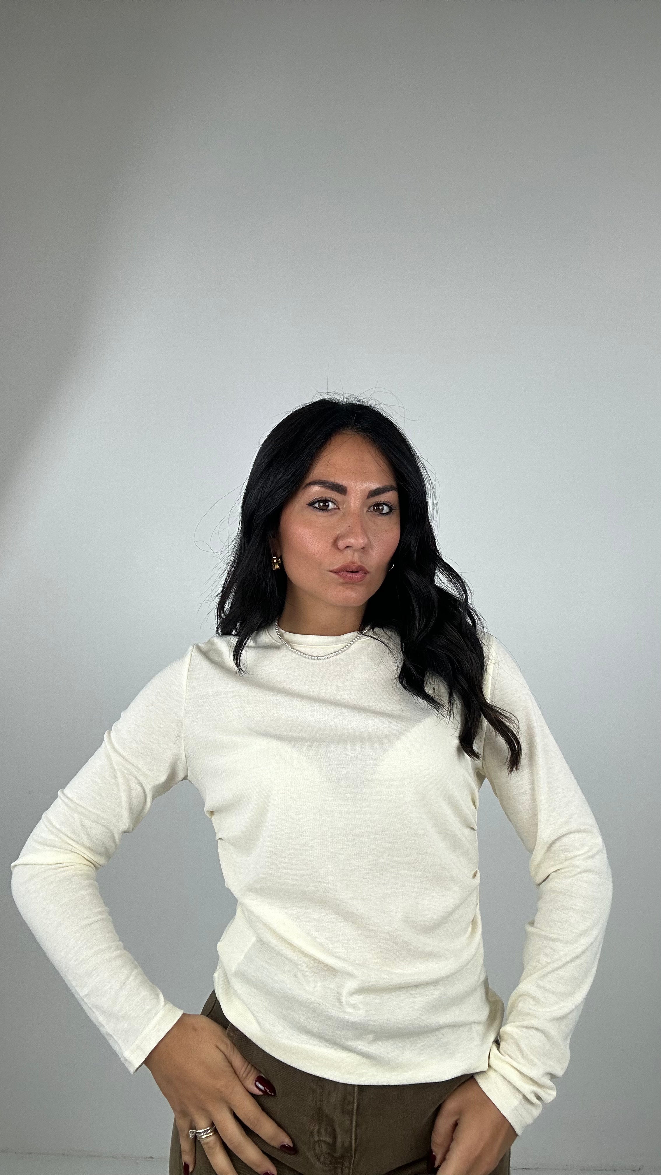 Maglia ARRICCIATA AI LATI - CREMA