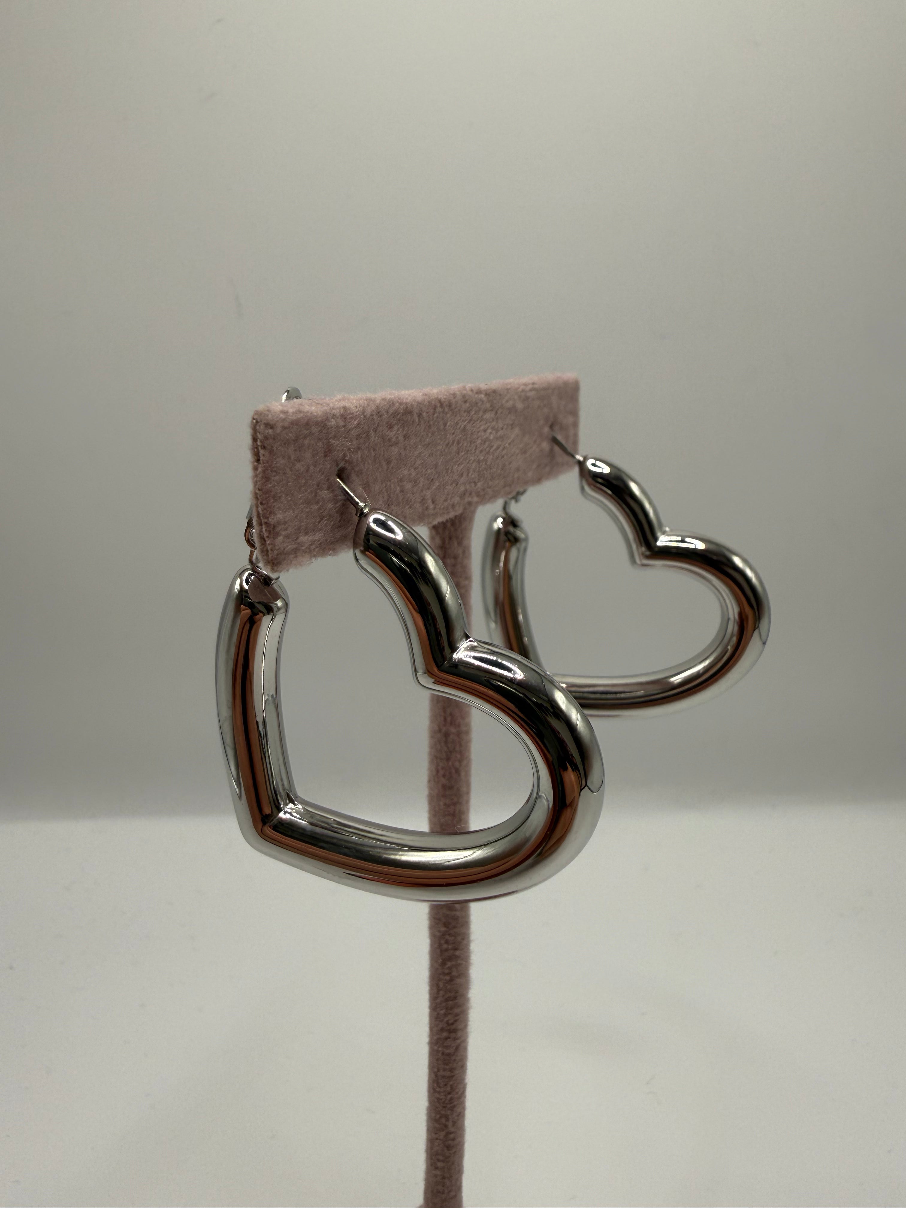 Orecchino FORMA CUORE - ARGENTO