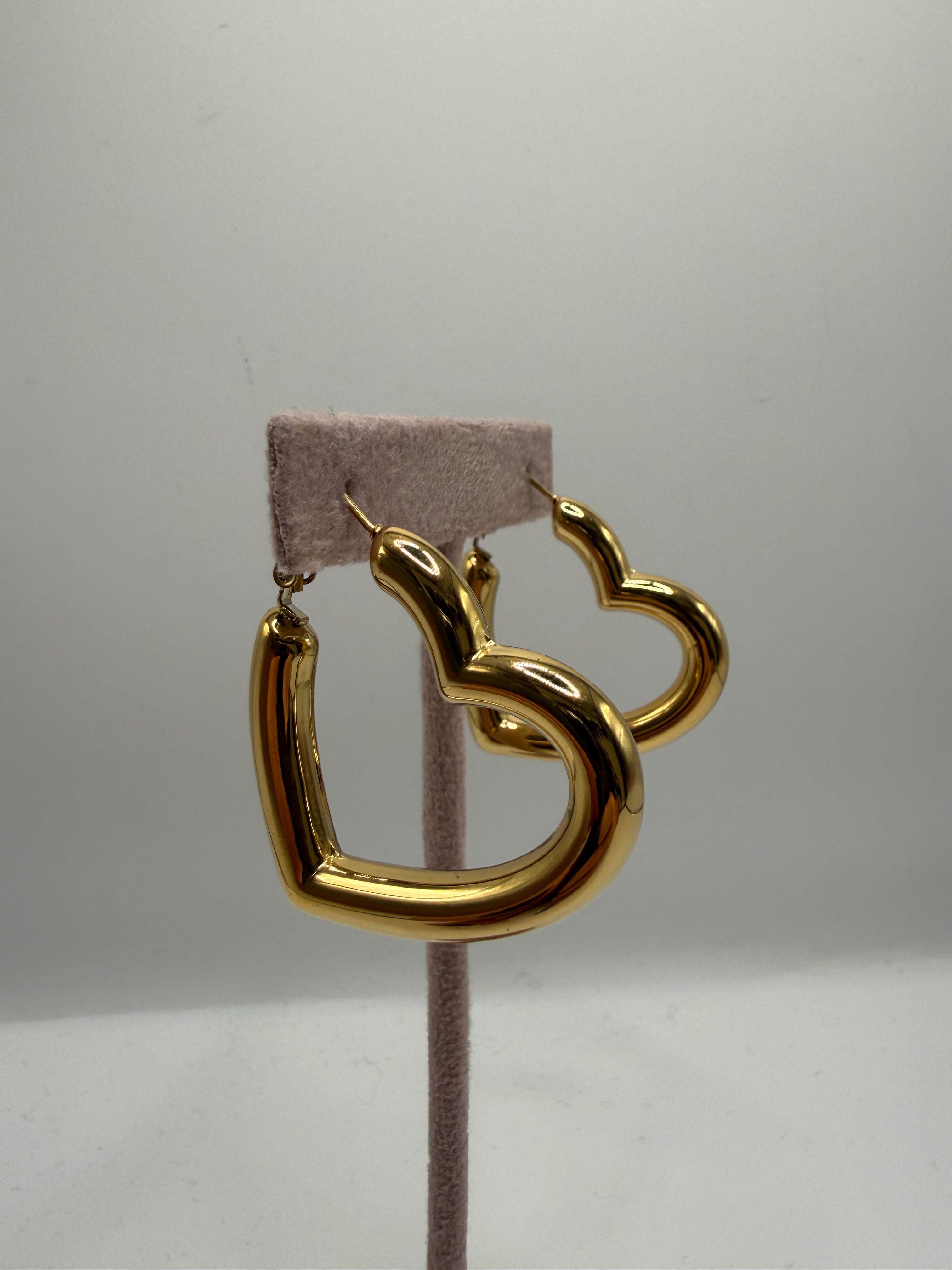 Orecchino FORMA CUORE - ORO