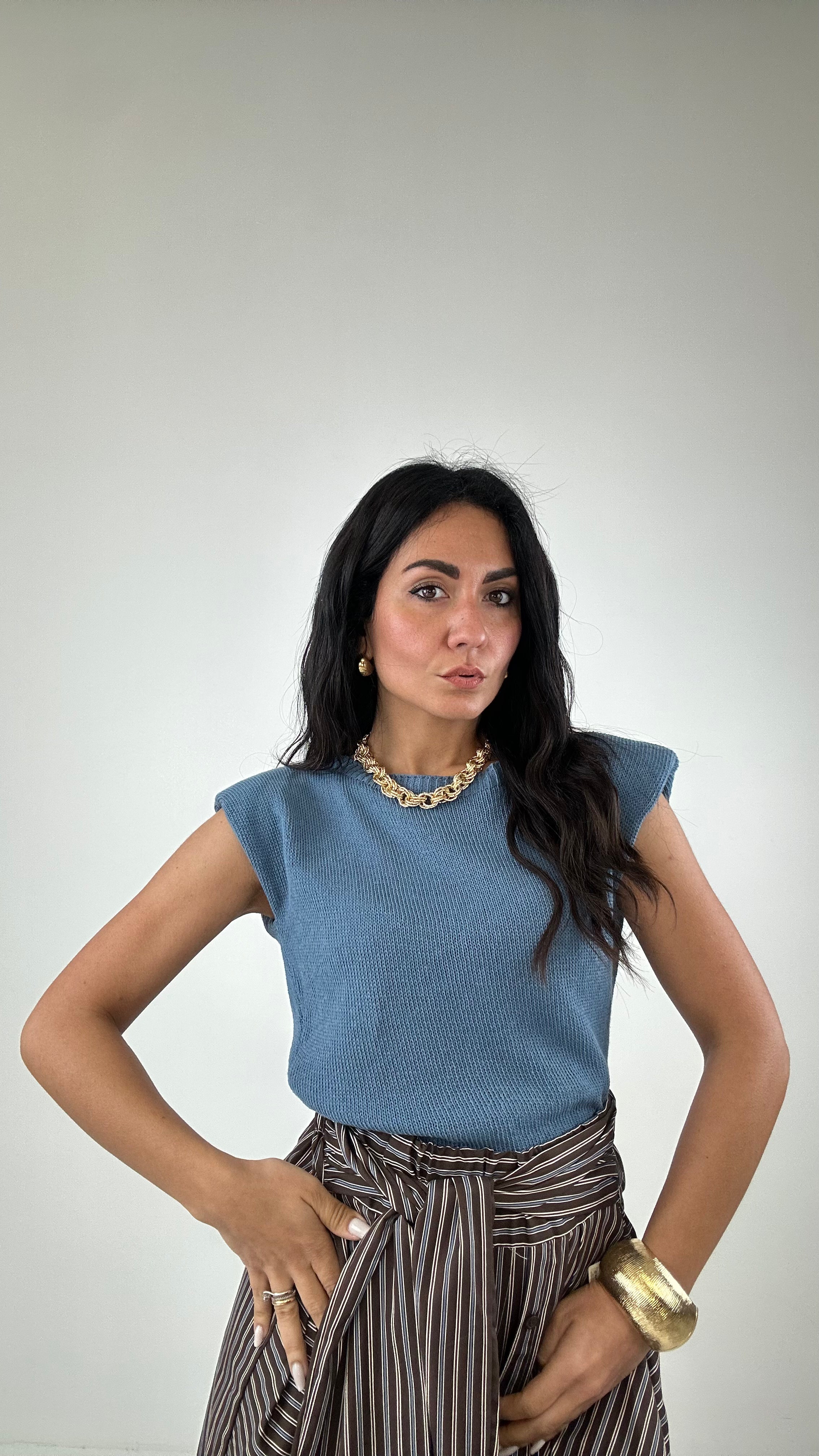 Maglia CROP IN FILO E SPALLINA - CELESTE