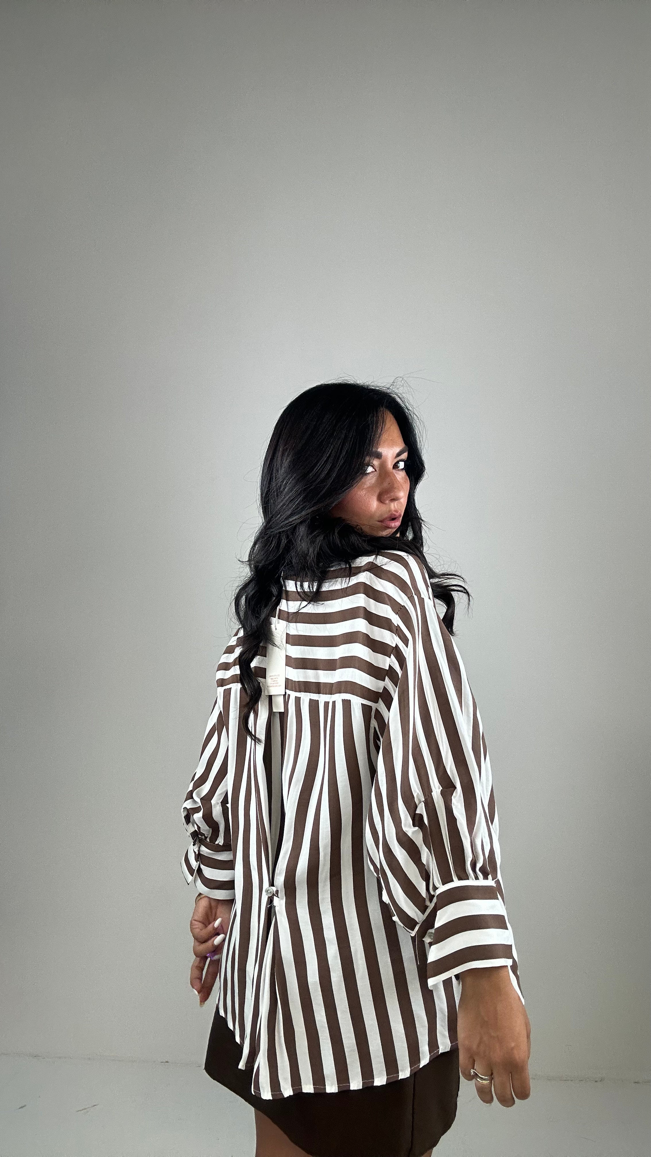 Camicia A RIGHE MANICA PALLONCINO - MARRONE