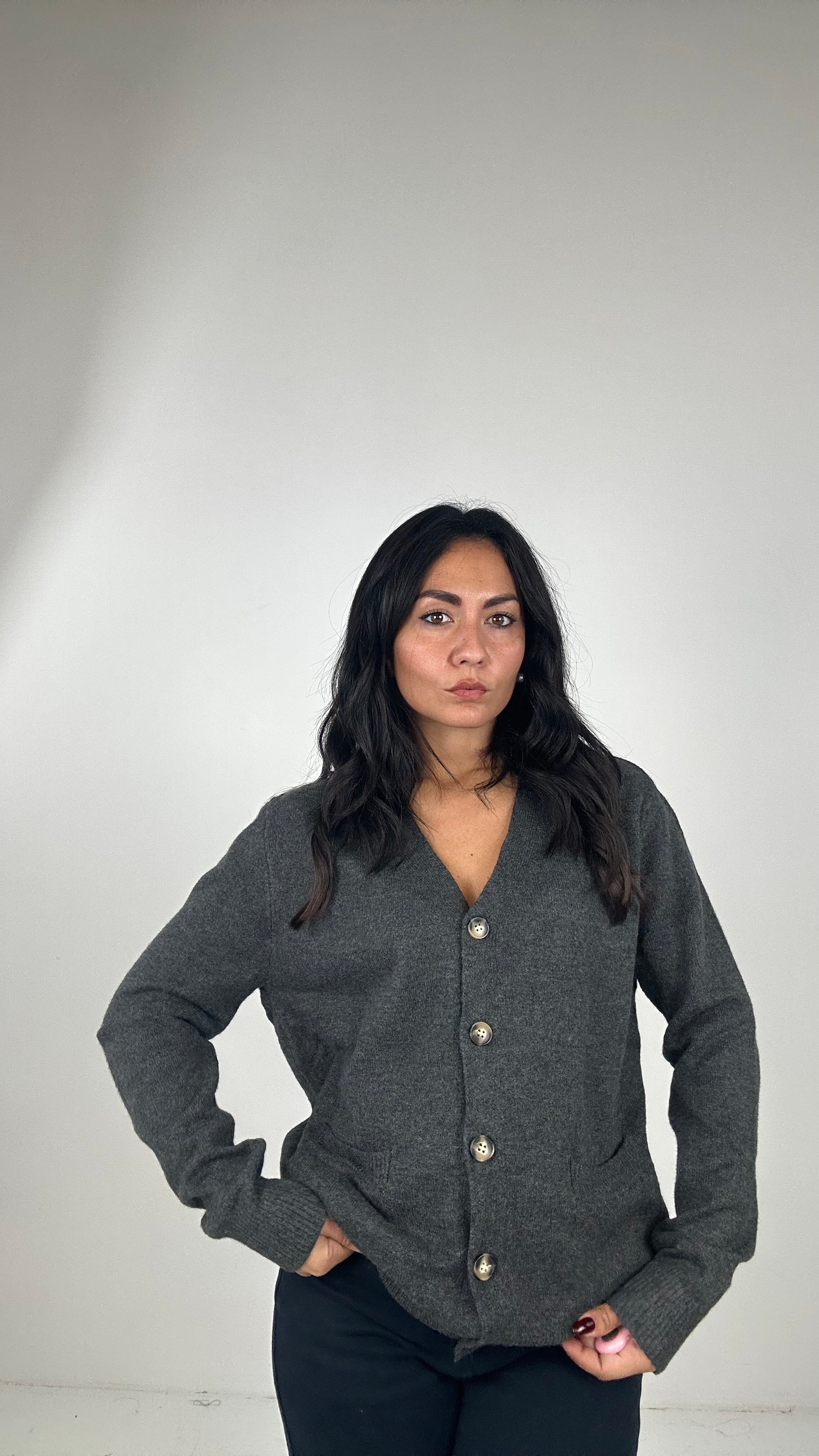 Cardigan CON TASCHE BASIC - GRIGIO SCURO