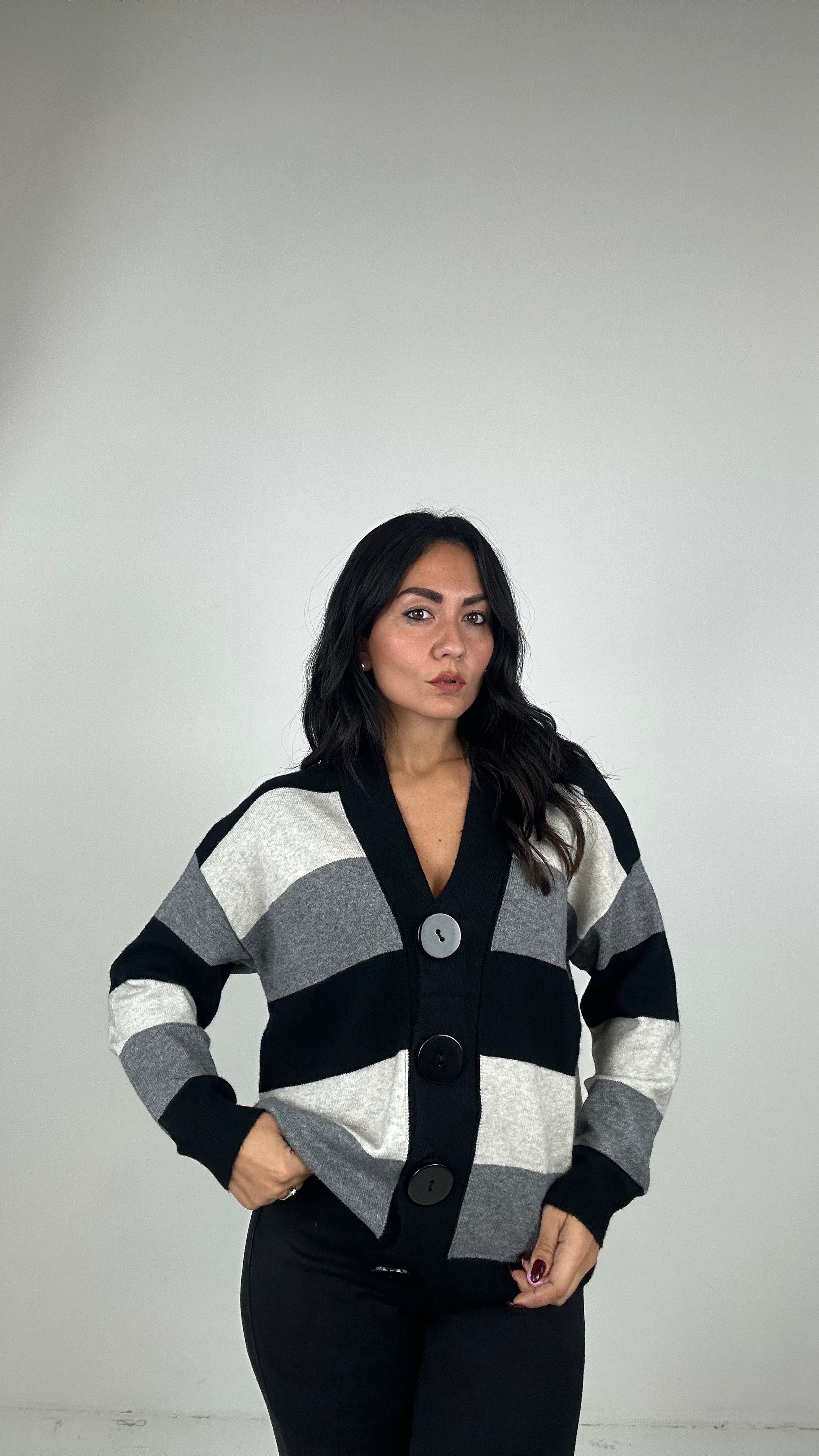 Cardigan BOTTONE E RIGHE - NERO