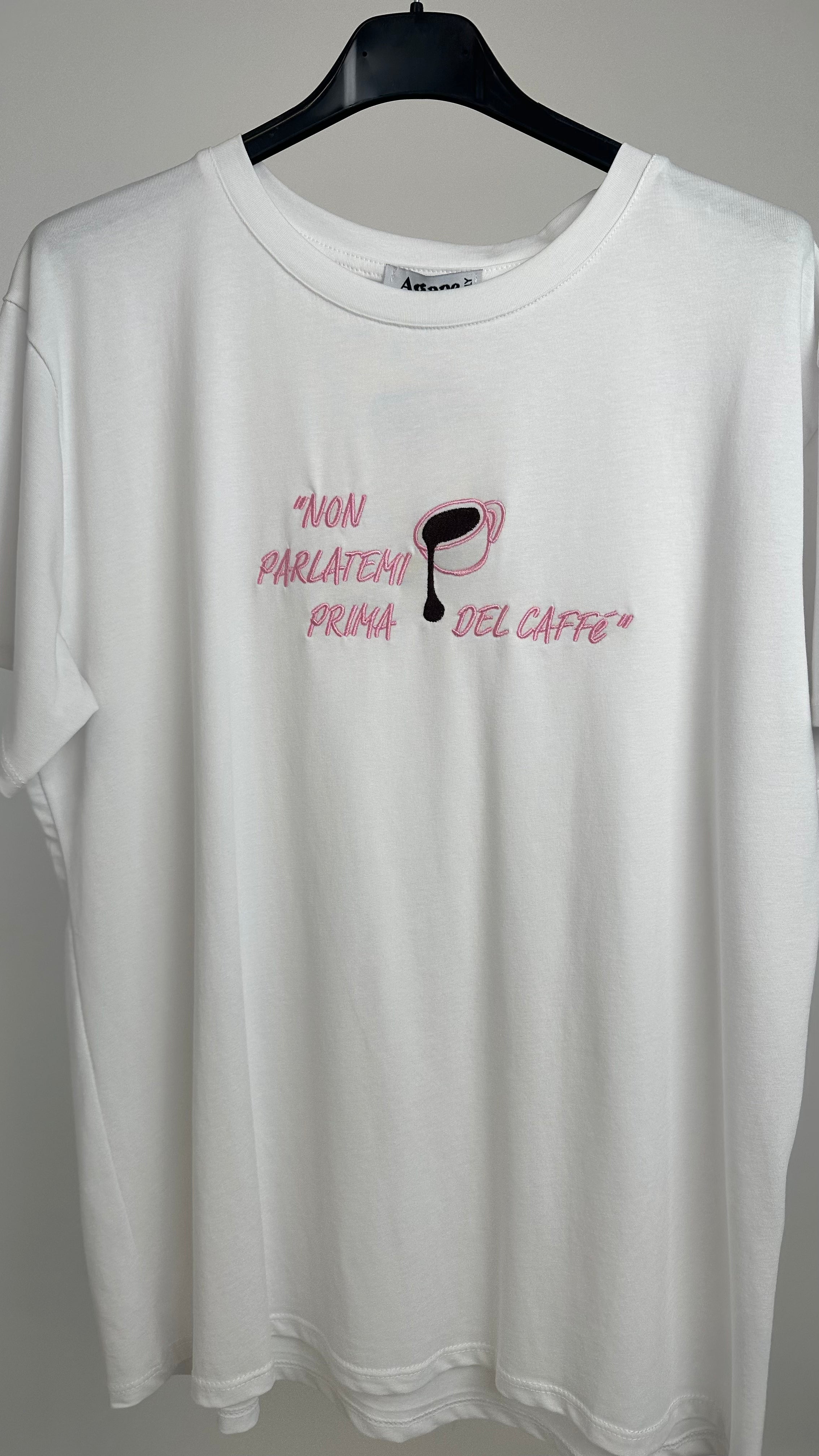 T-shirt NON PARLATEMI PRIMA DEL CAFFE' - ROSA
