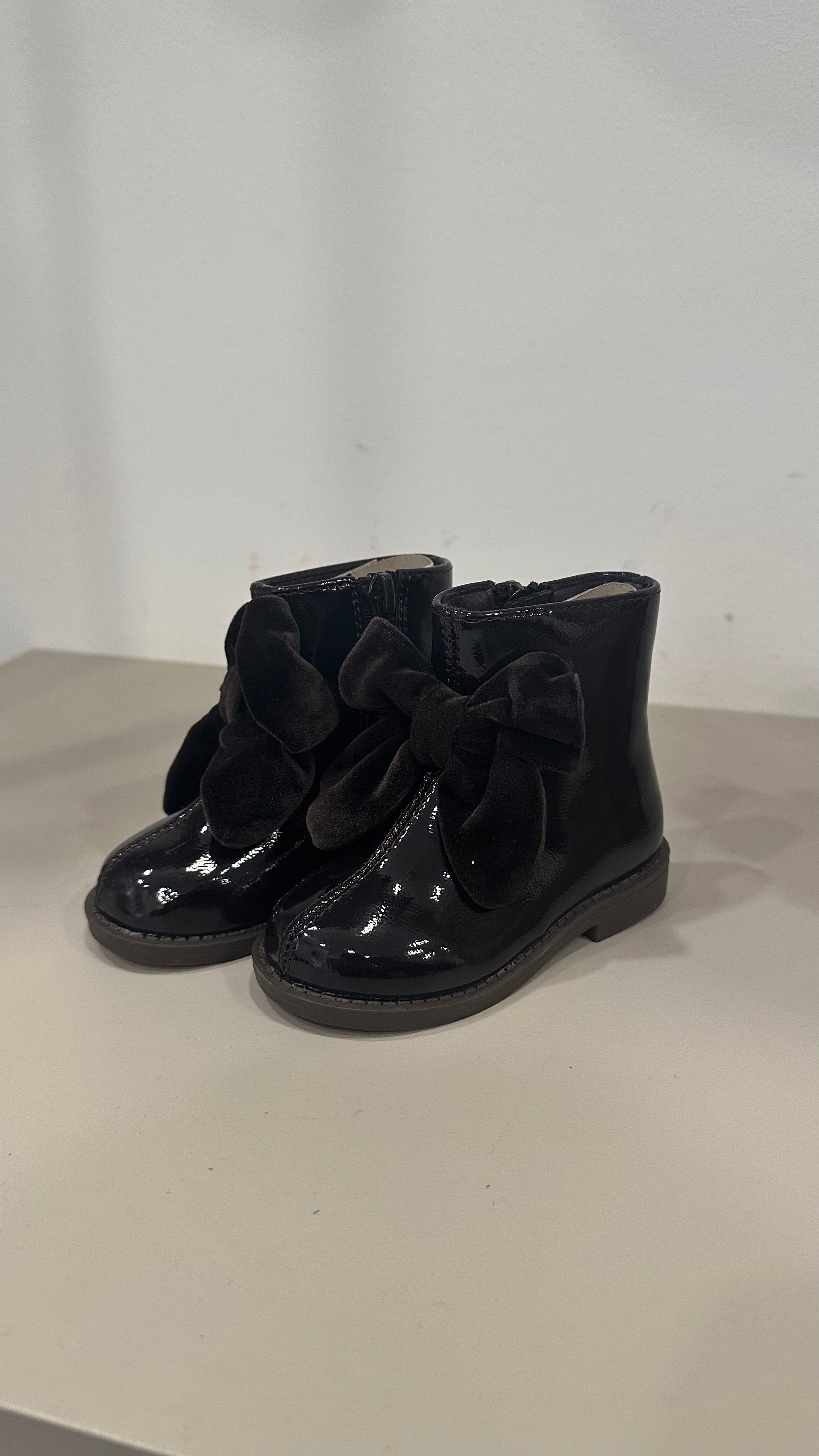 Stivaletto VERNICE FIOCCO 20-25 - MARRONE