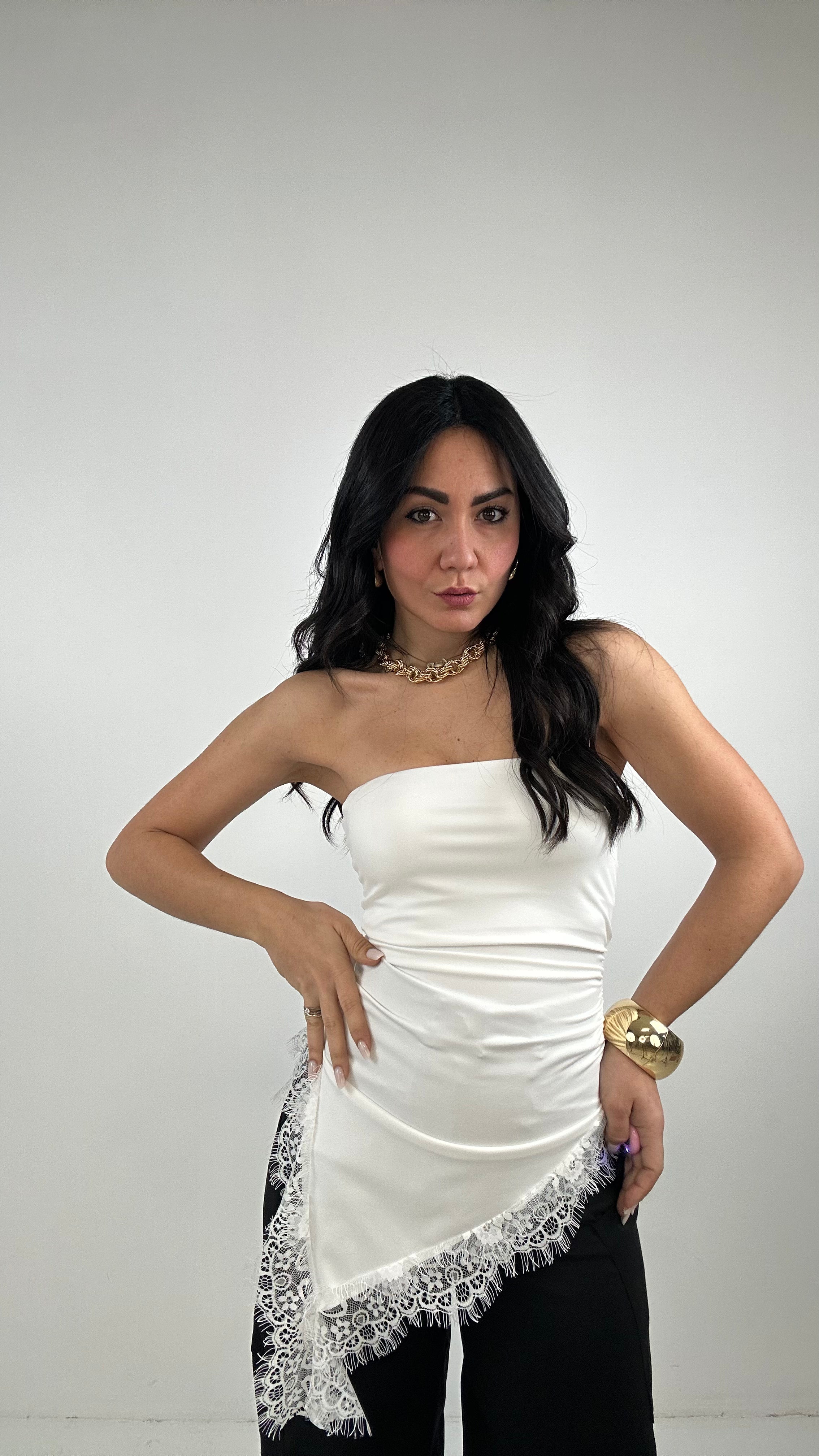 Top CON PIZZO - BIANCO