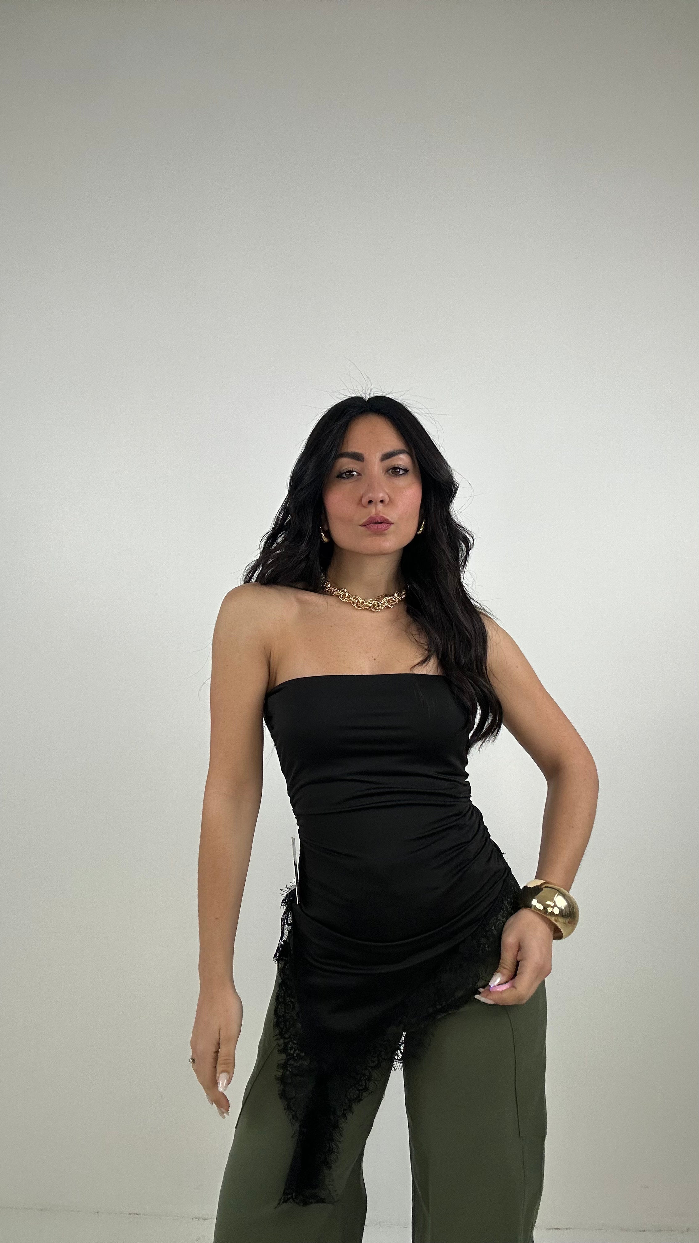 Top CON PIZZO - NERO