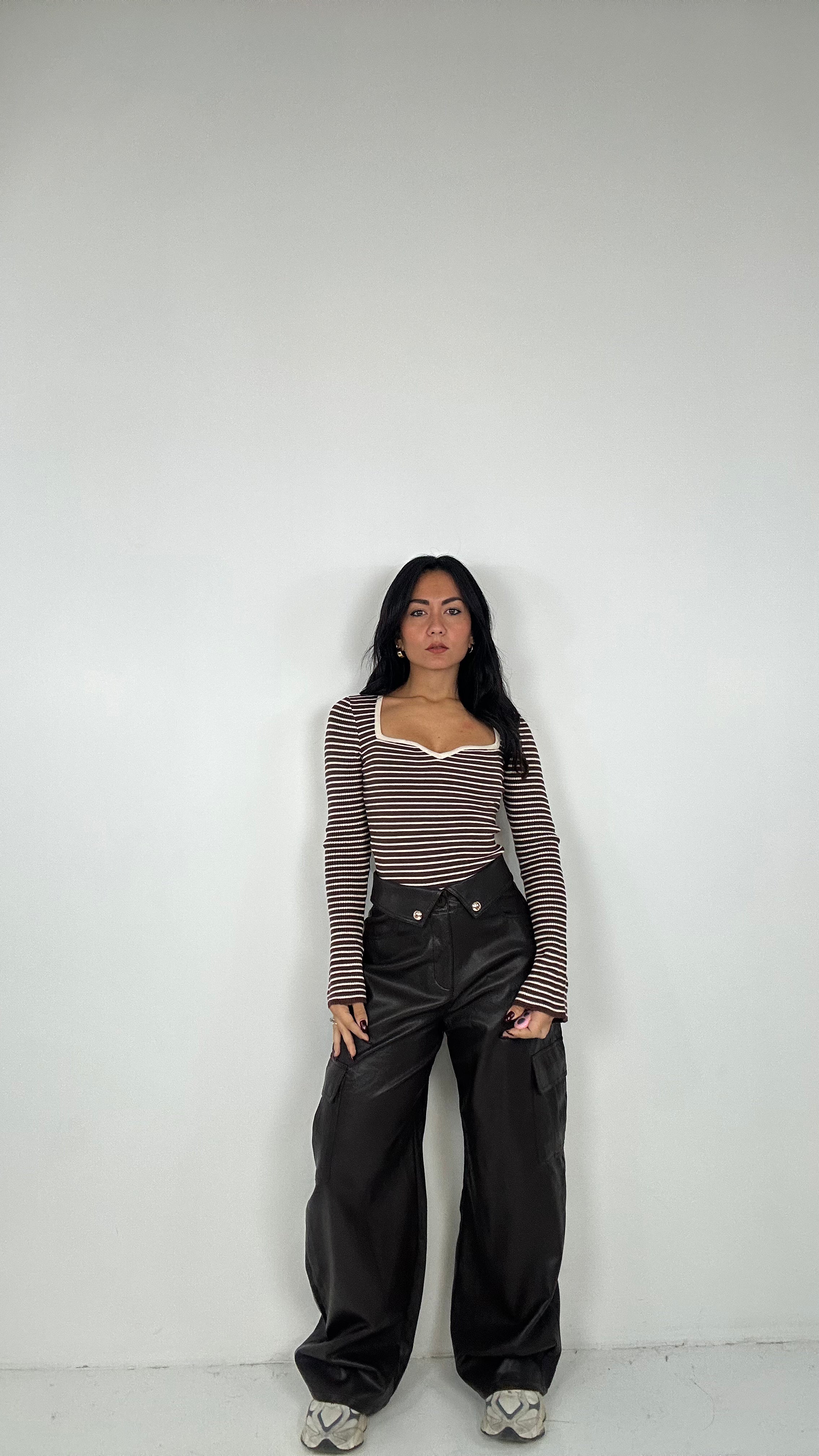 Pantalone RISVOLTO ECOPELLE - MARRONE