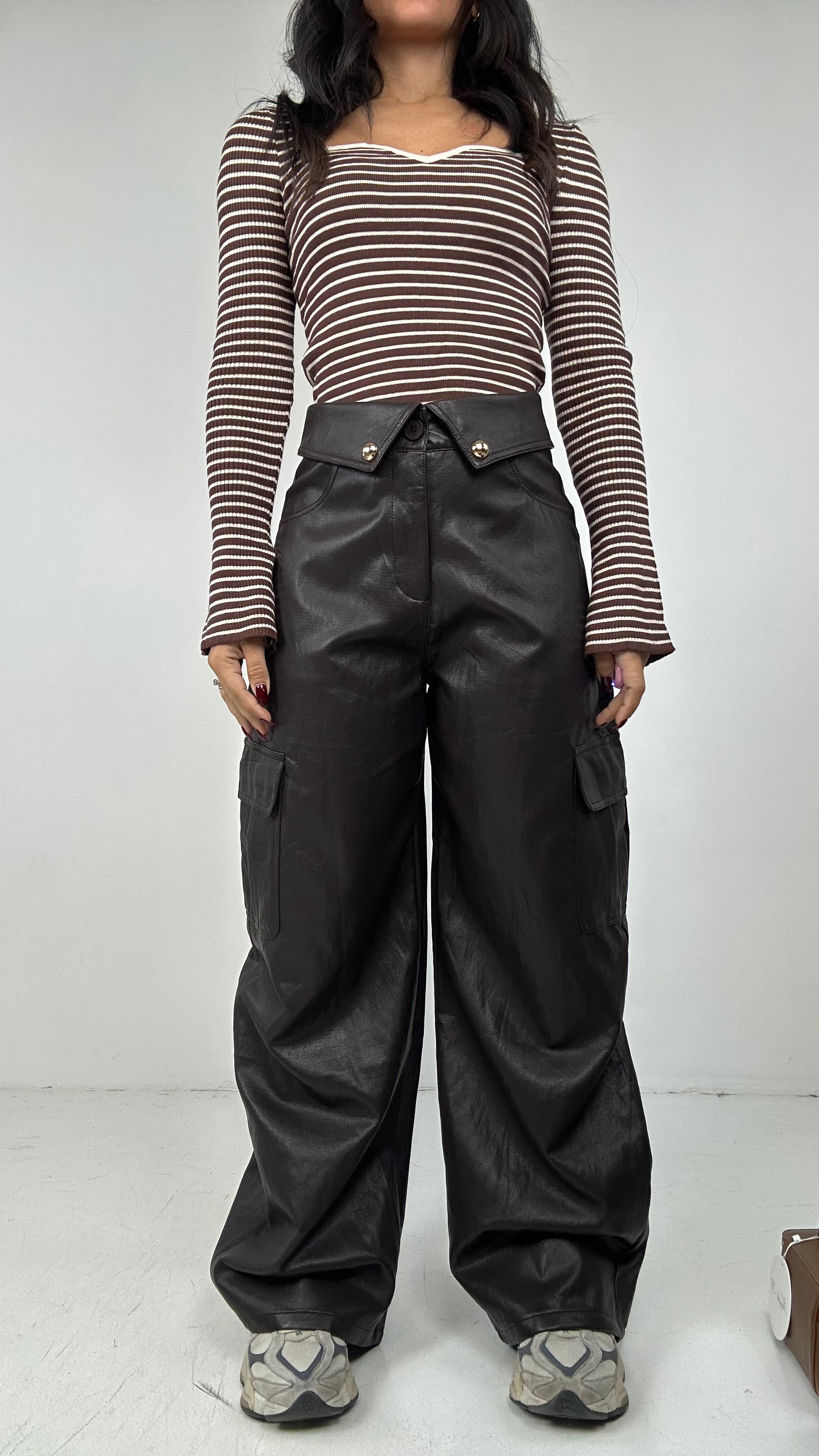 Pantalone RISVOLTO ECOPELLE - MARRONE