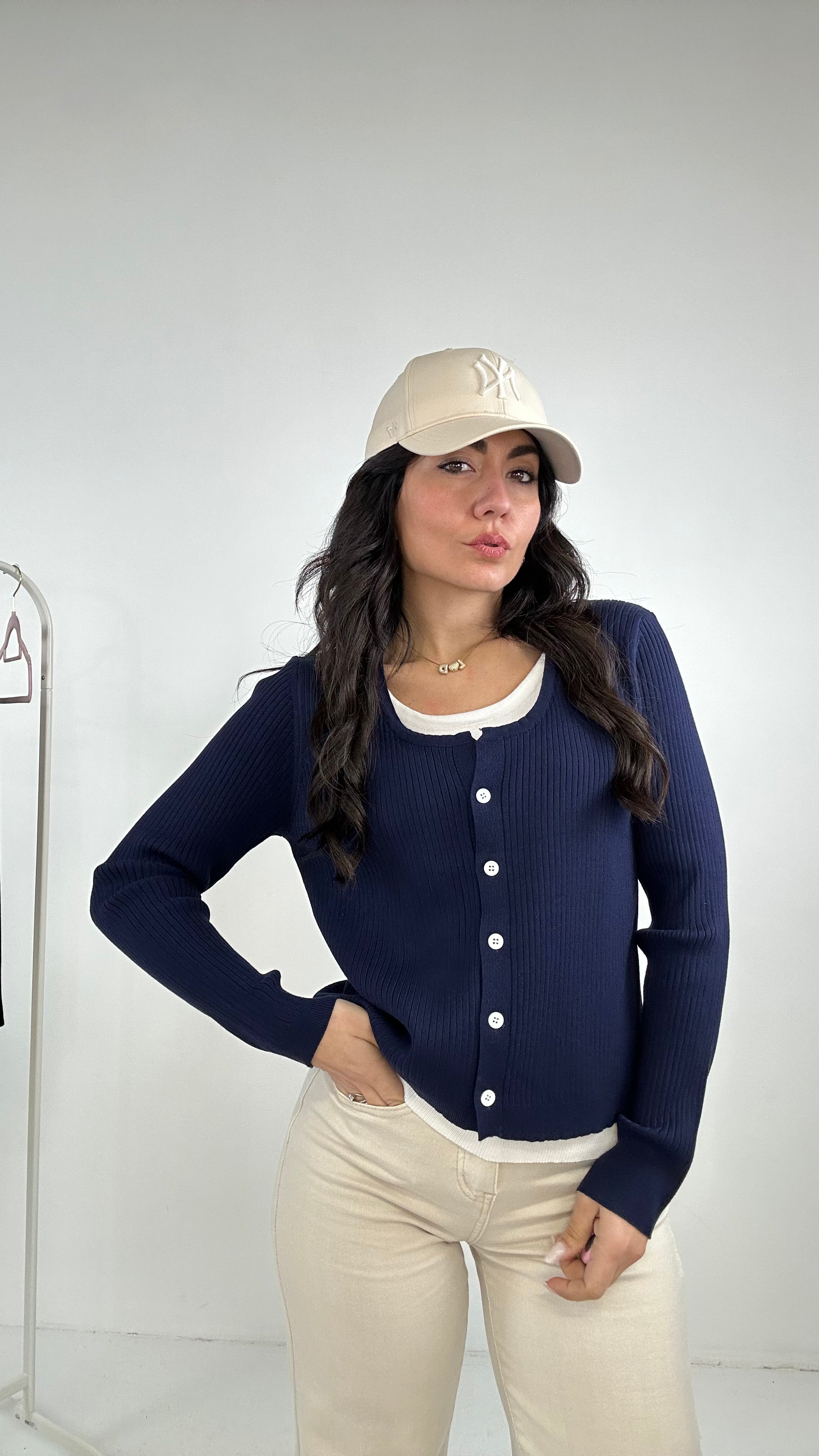 Pull FINTA CANOTTA E BOTTONCINI - BLU
