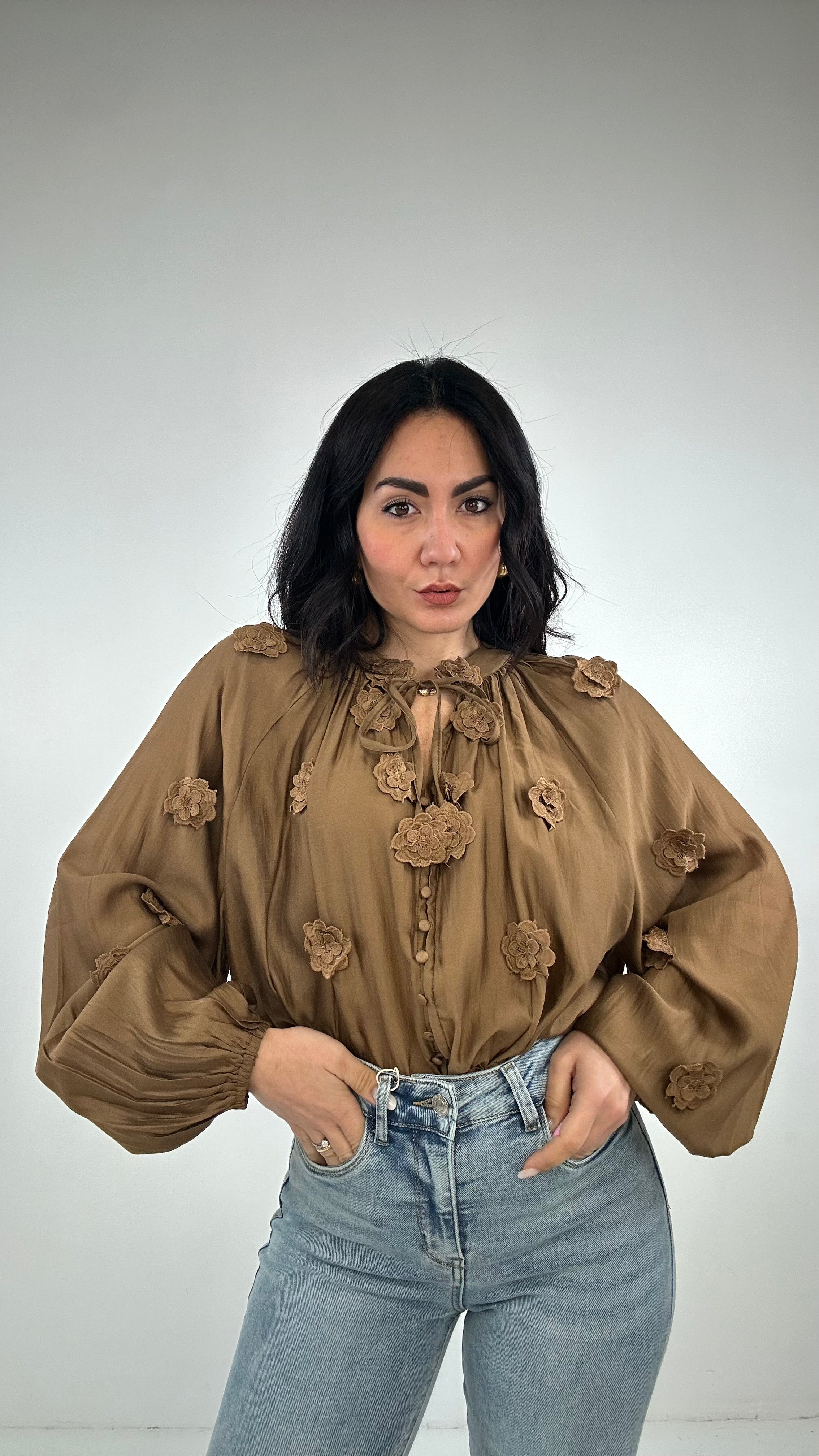 Blusa FIORE IN RILIEVO - MARRONE