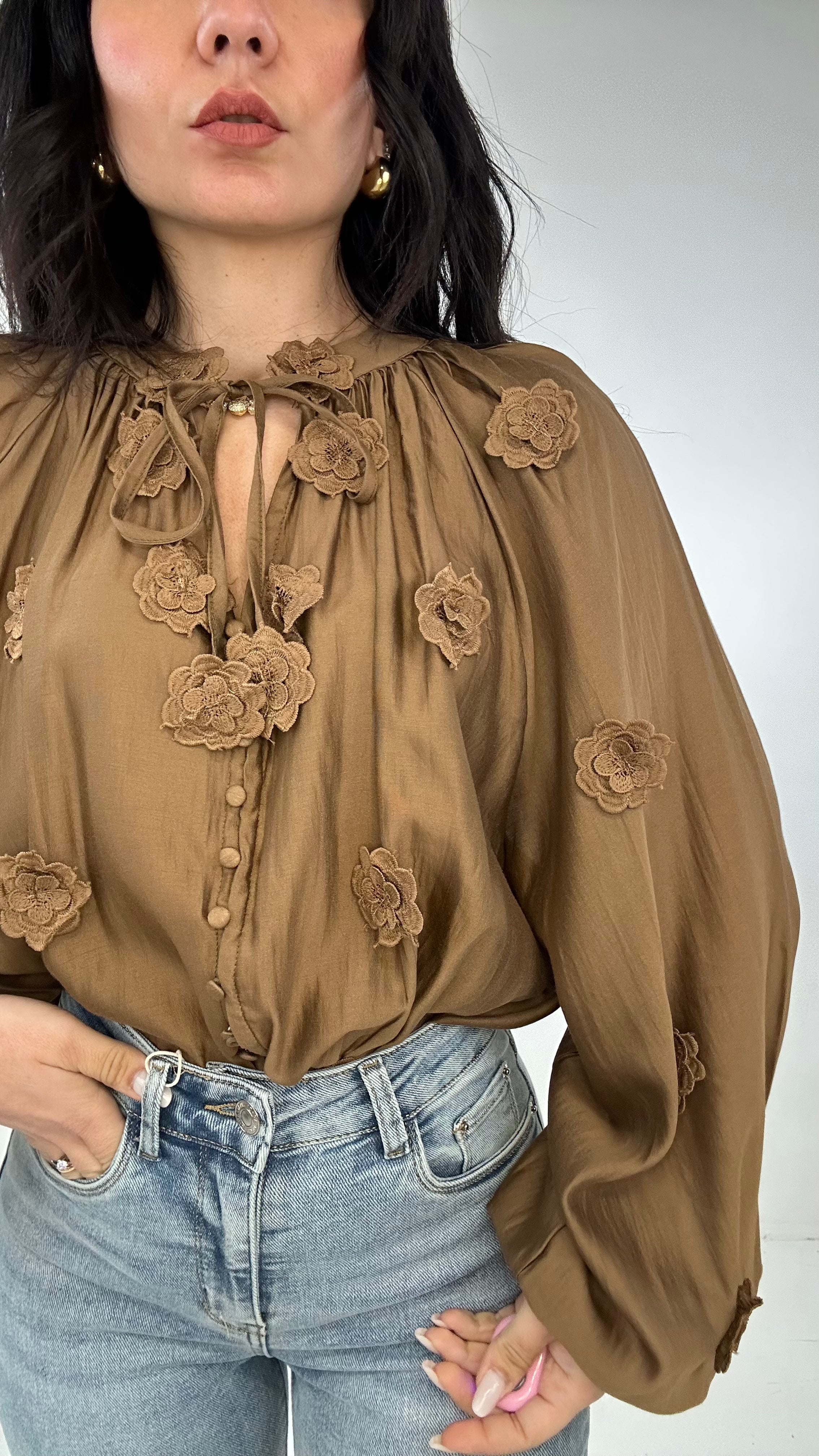 Blusa FIORE IN RILIEVO - MARRONE