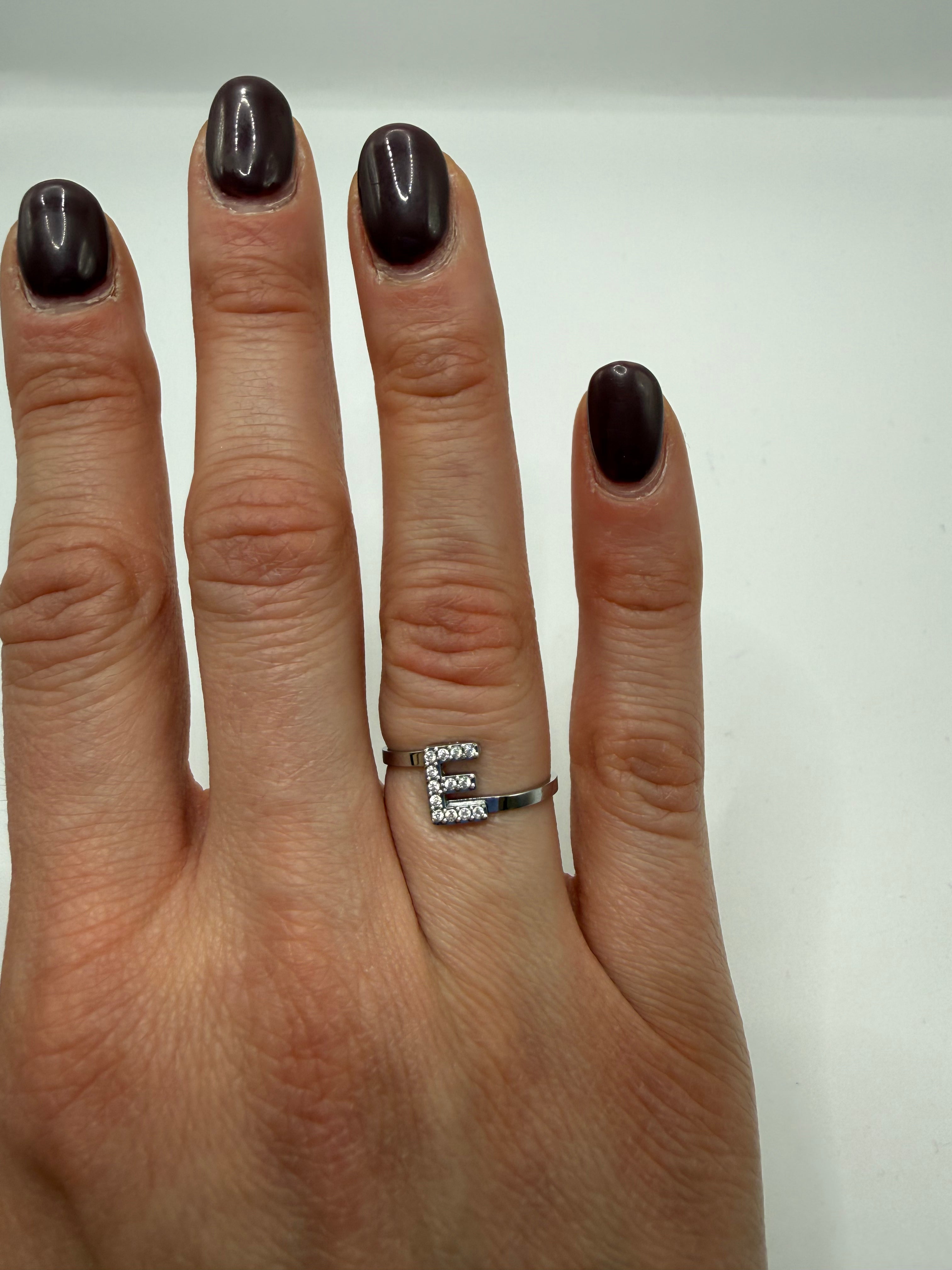 Anello LETTERA ARGENTO - E