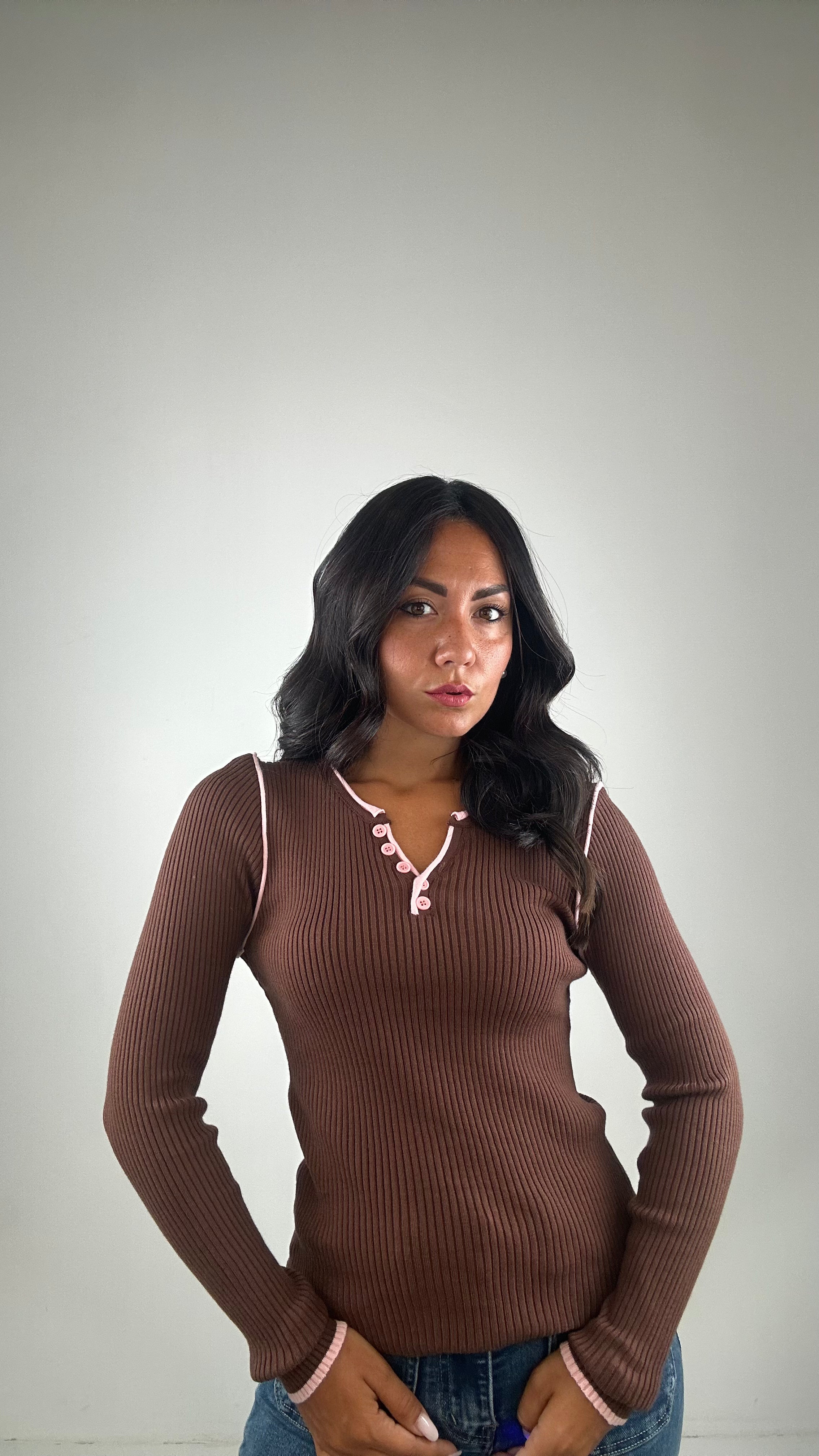 Pull BORDO E BOTTONCINI - MARRONE