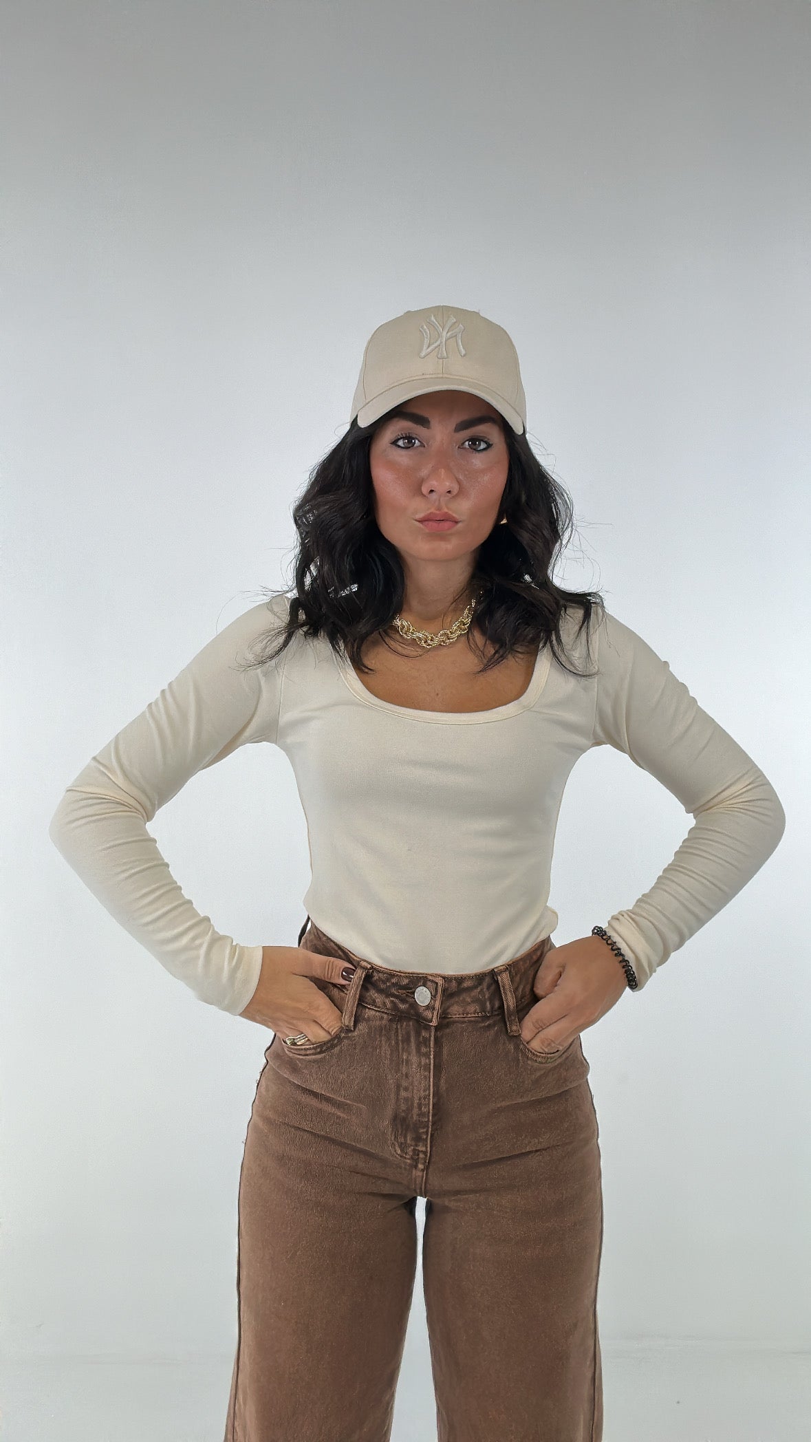 Maglia SCOLLO TONDO LUNGA - BEIGE