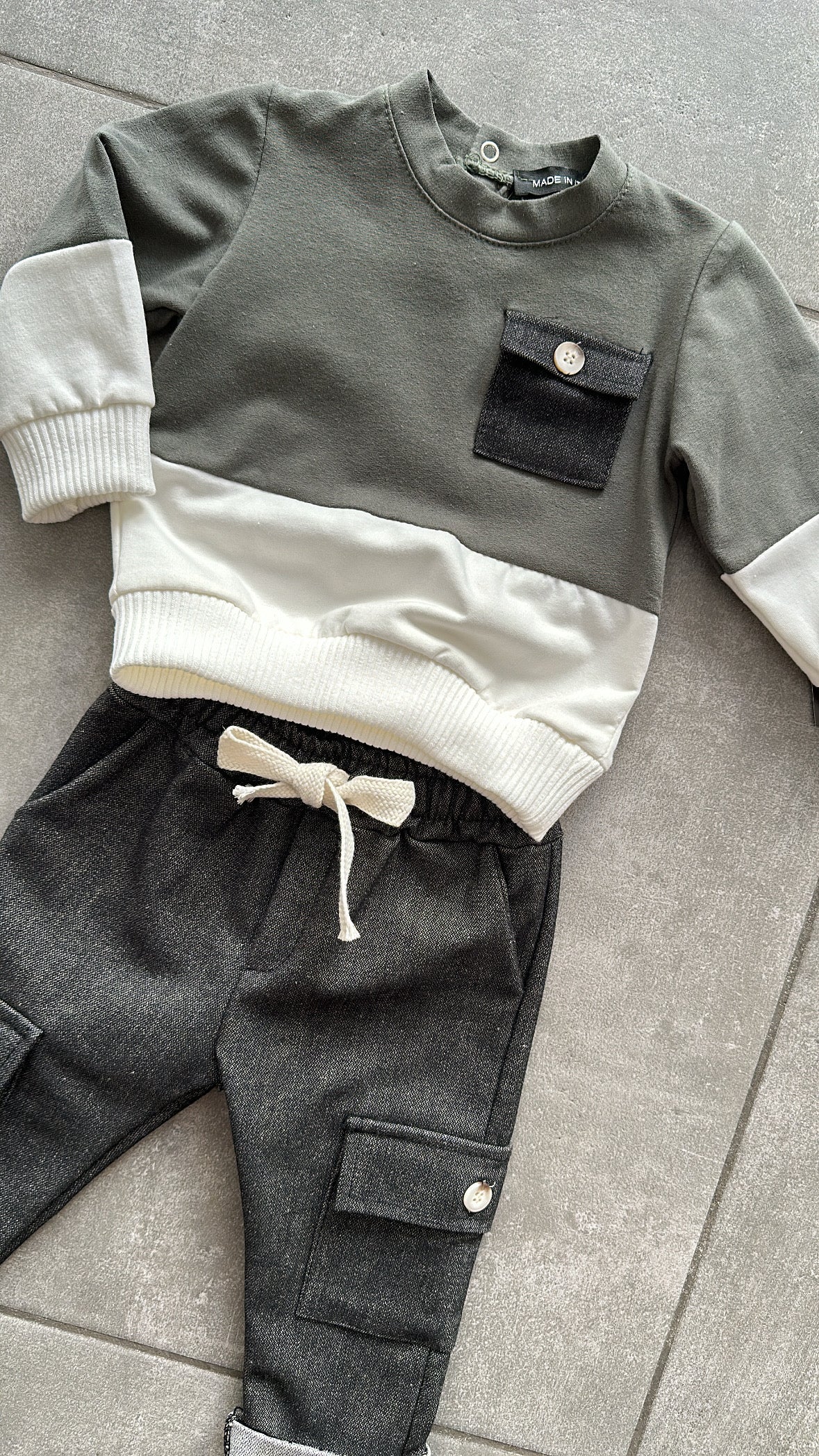 Completo CON JEANS 12-36M - VERDE MILITARE