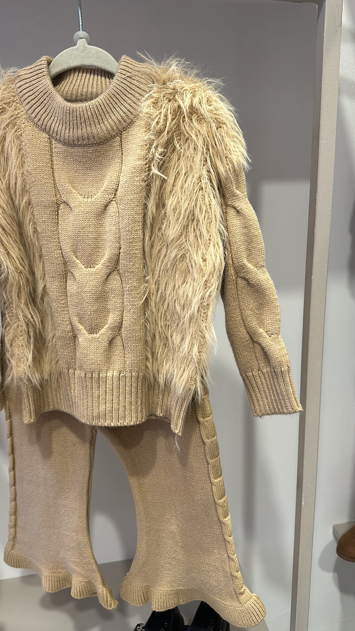 Coordinato PELUCHE E TRECCE - CAMMELLO