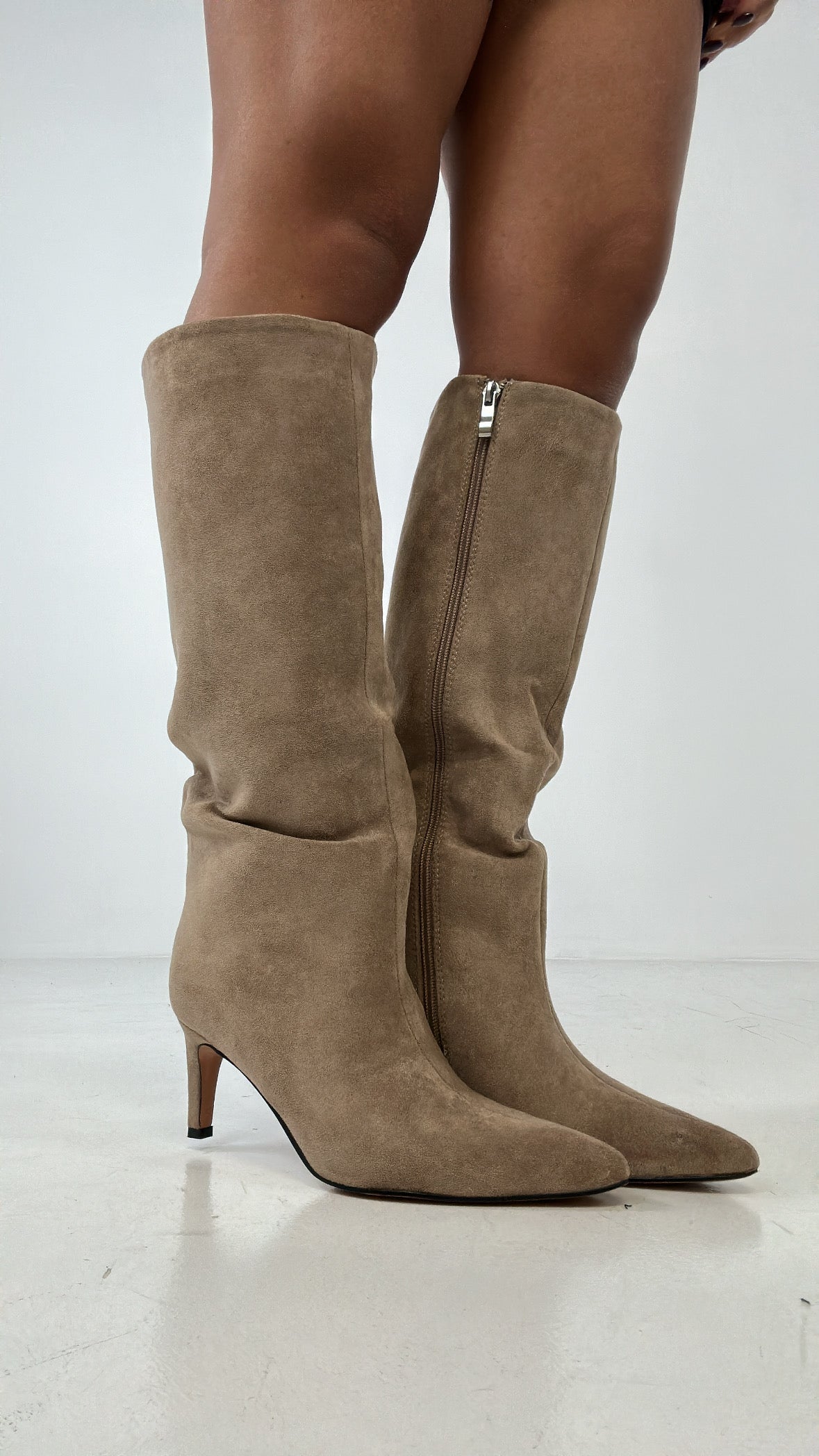 Stivale IN CAMOSCIO CON TACCHETTO - BEIGE