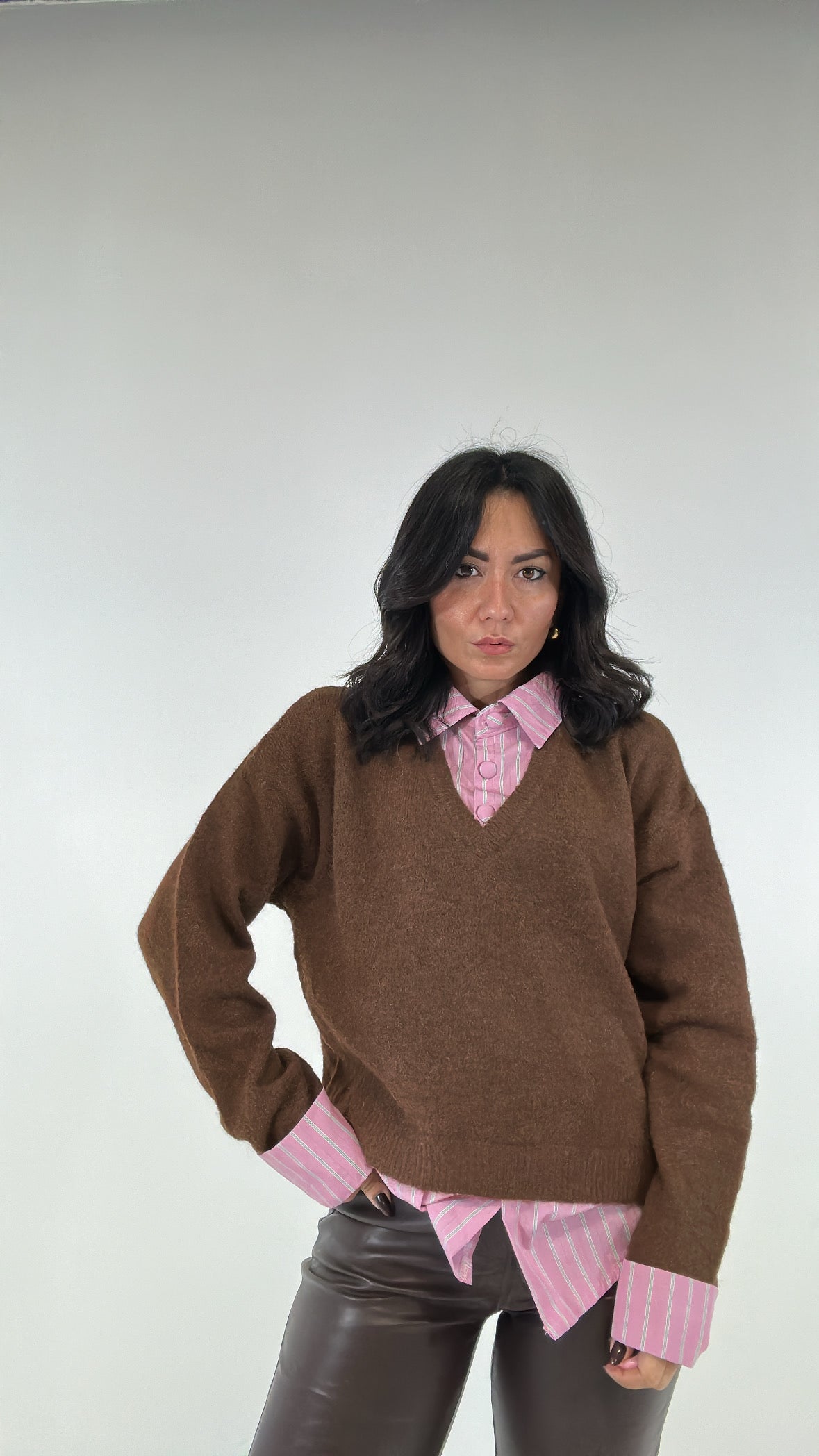 Pull CON CAMICIA CUCITA - MARRONE