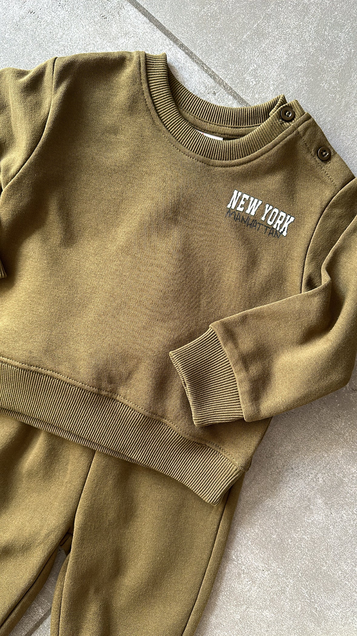 Tuta NEW YORK 6-36M - VERDE MILITARE