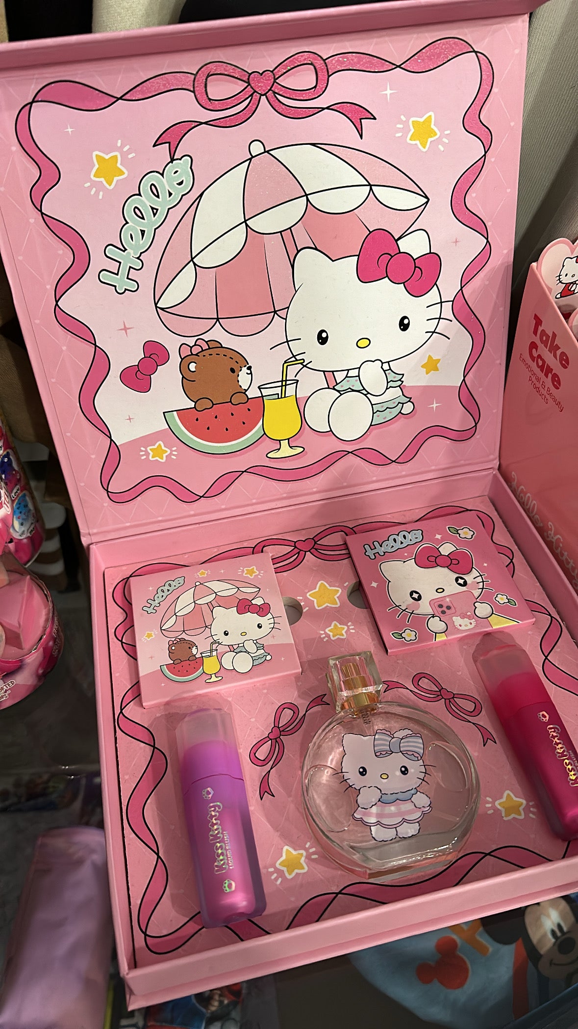 Set TRUCCHI CON PROFUMO HELLO KITTY - ROSA
