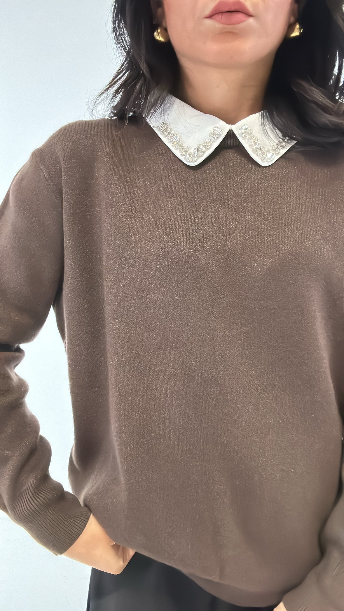 Pull COLLO CAMICIA CON STRASS - MARRONE