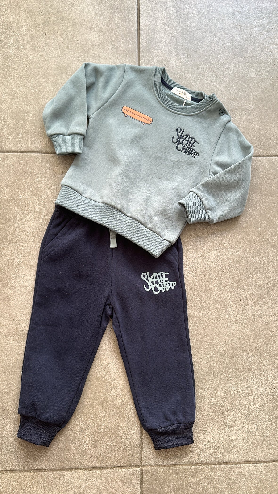 Tuta SKETE 12-36M - VERDE SCURO