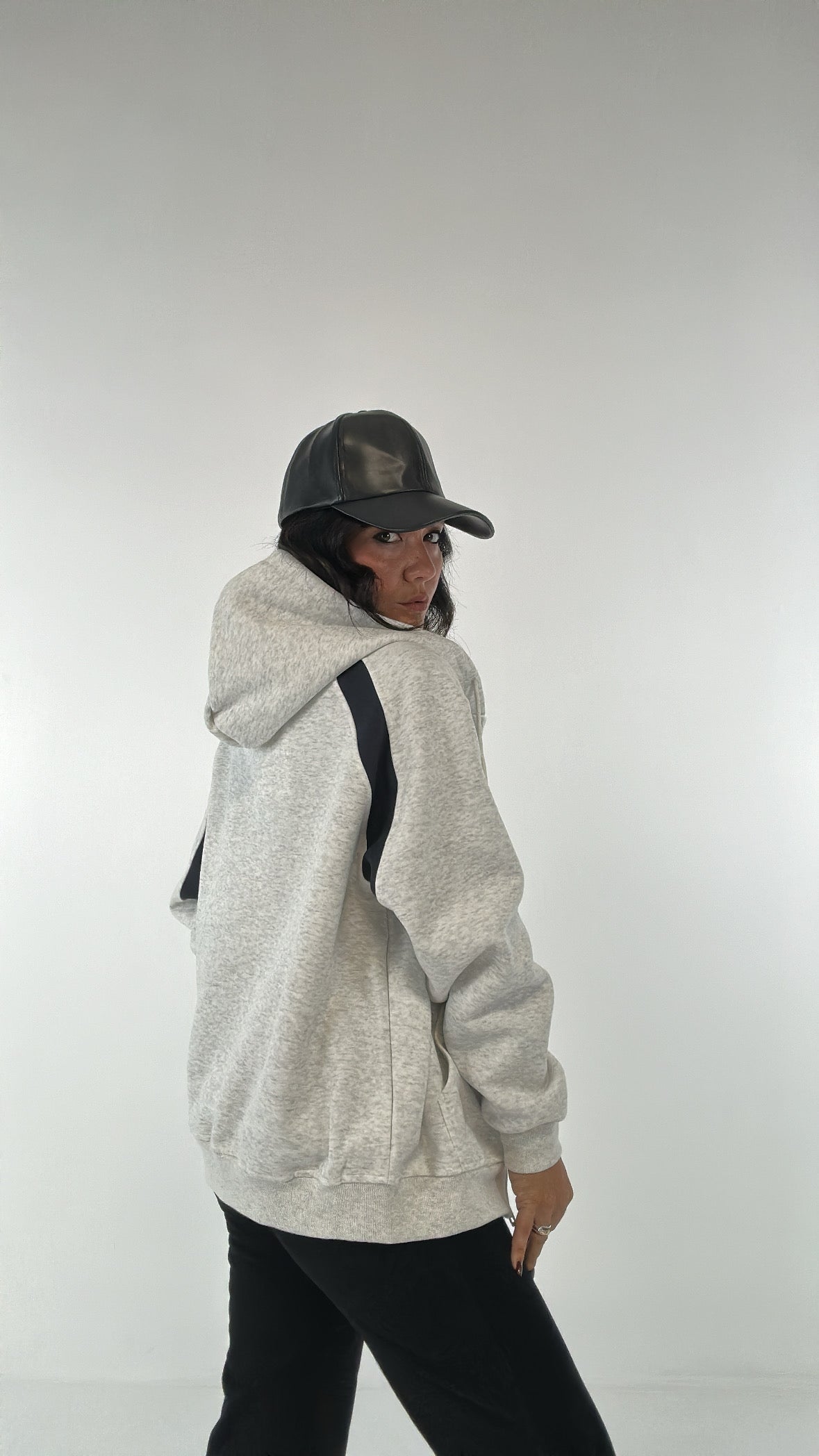 Felpa CAPPUCCIO E CERNIERA - GRIGIO
