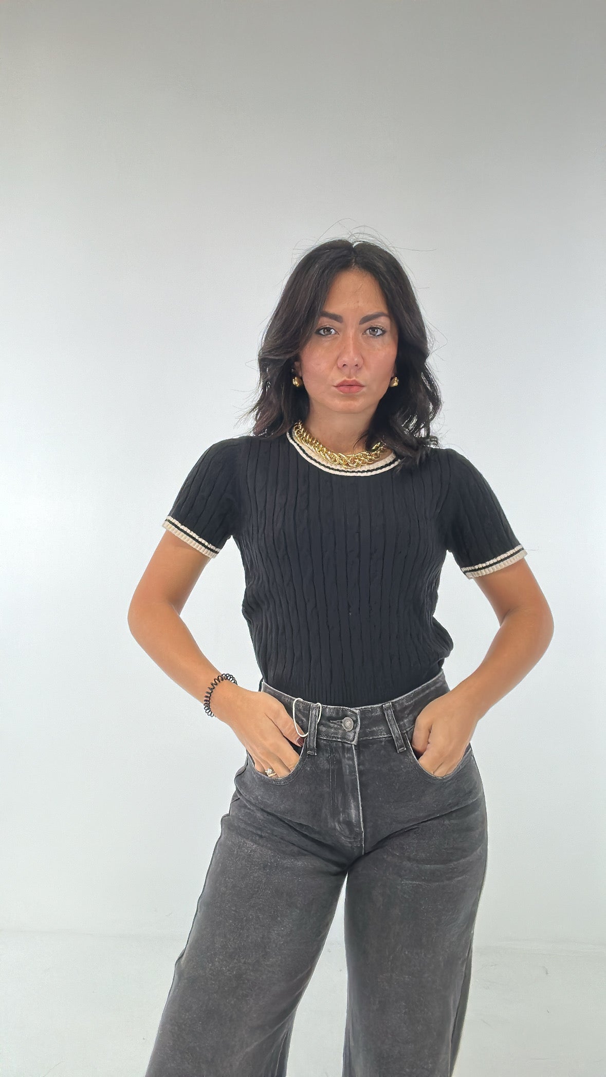 Maglia TRECCE E PROFILO - NERO