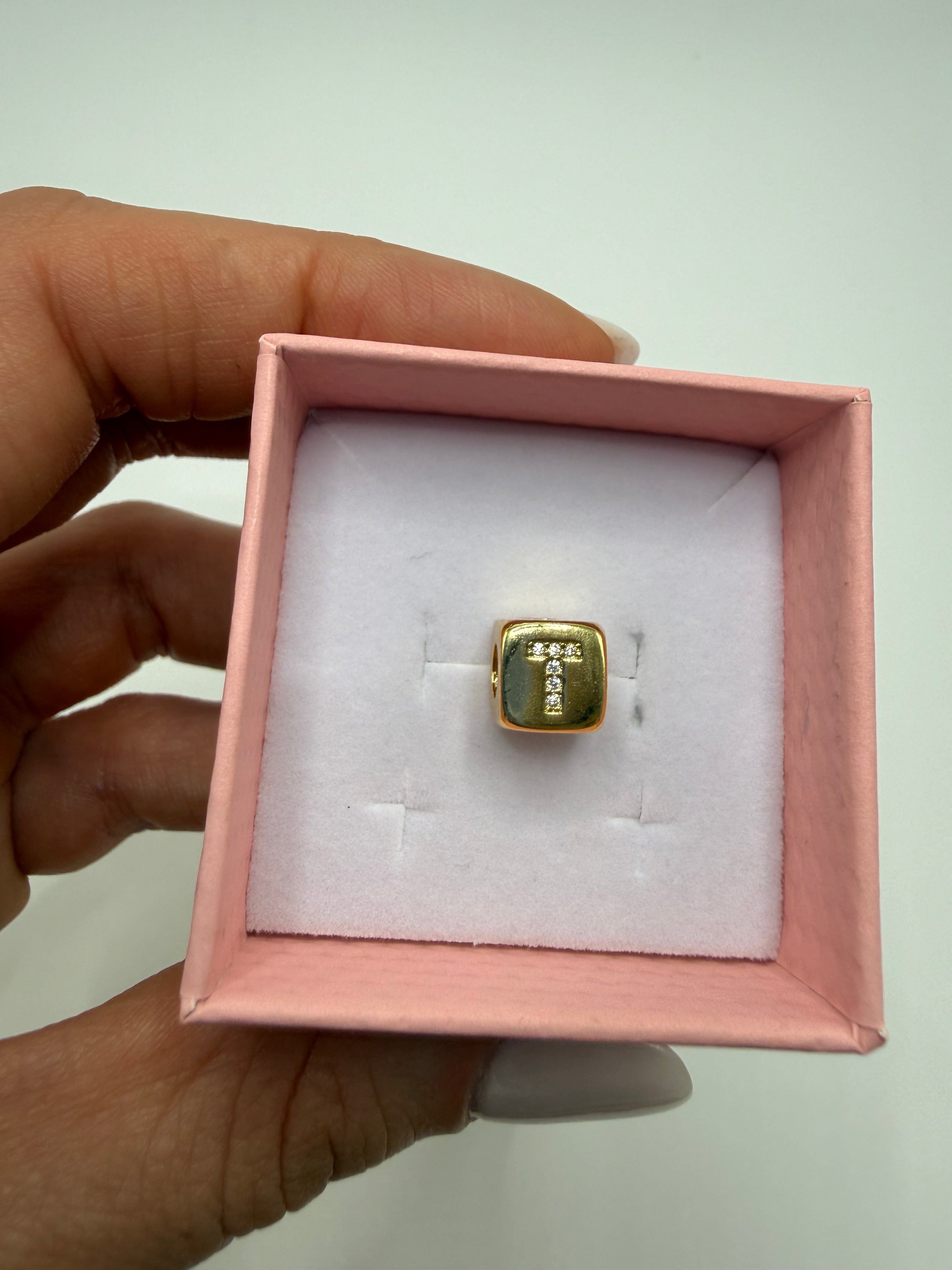 Charm CUBE LETTERA ORO - T