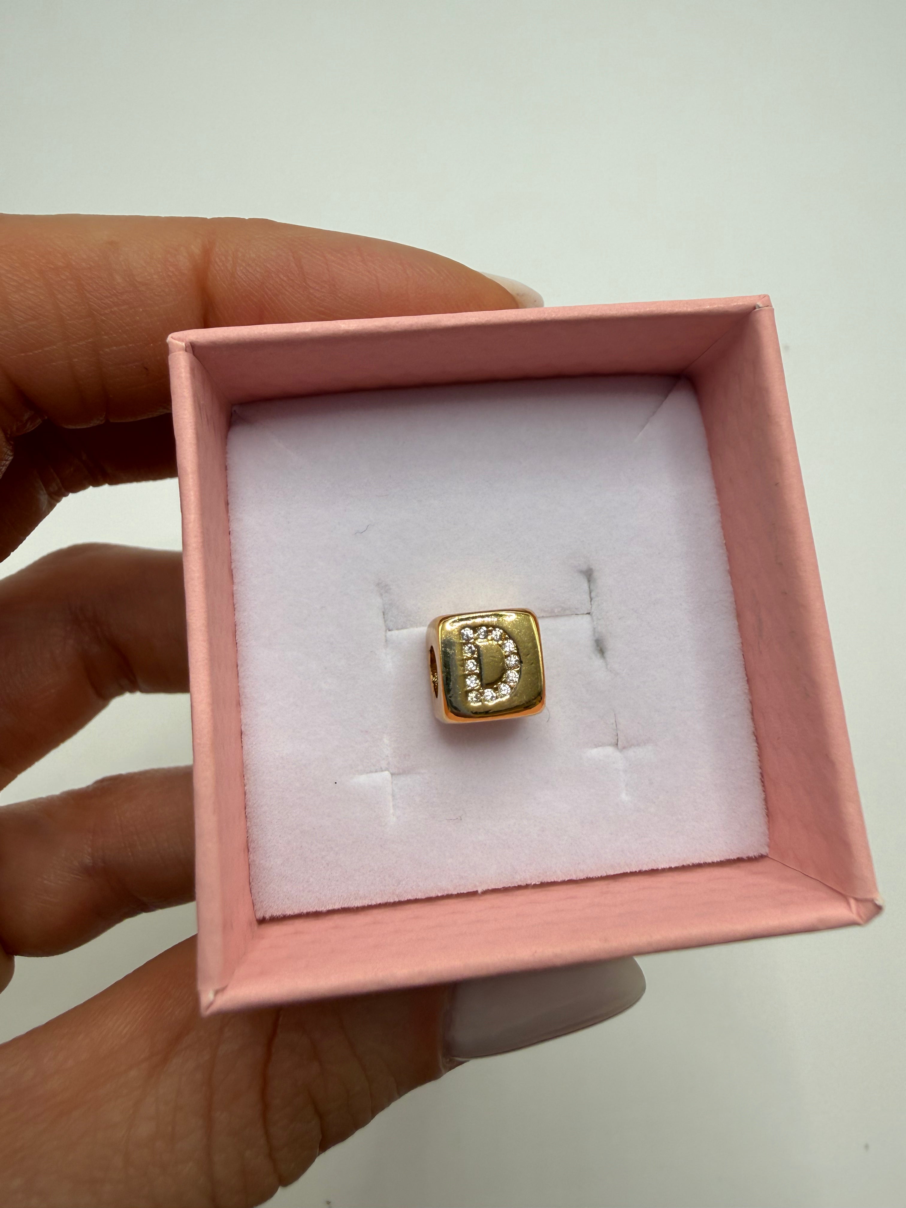 Charm CUBE LETTERA ORO - D