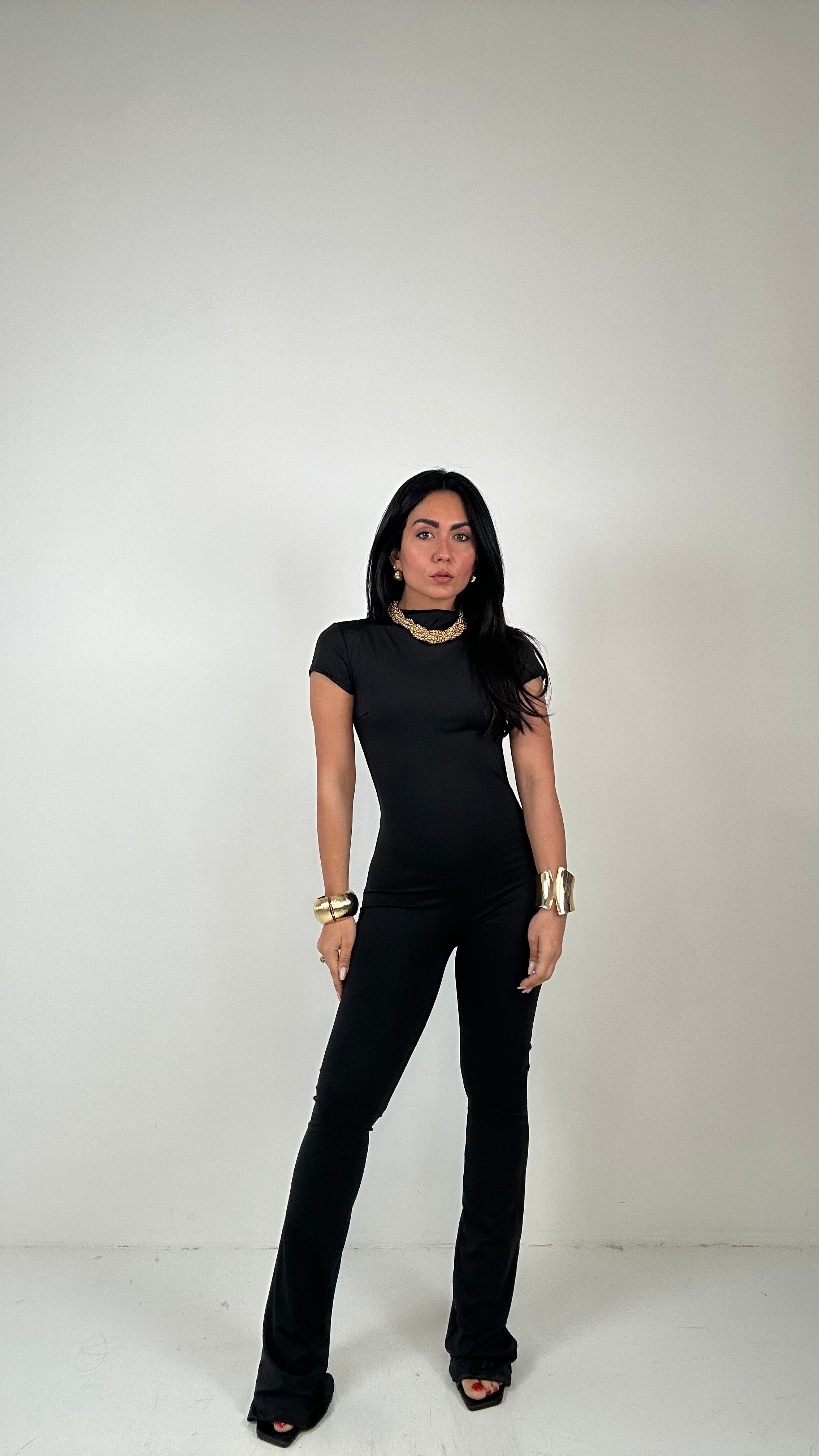 Tutone SCOLLO ARRICCIATO - NERO