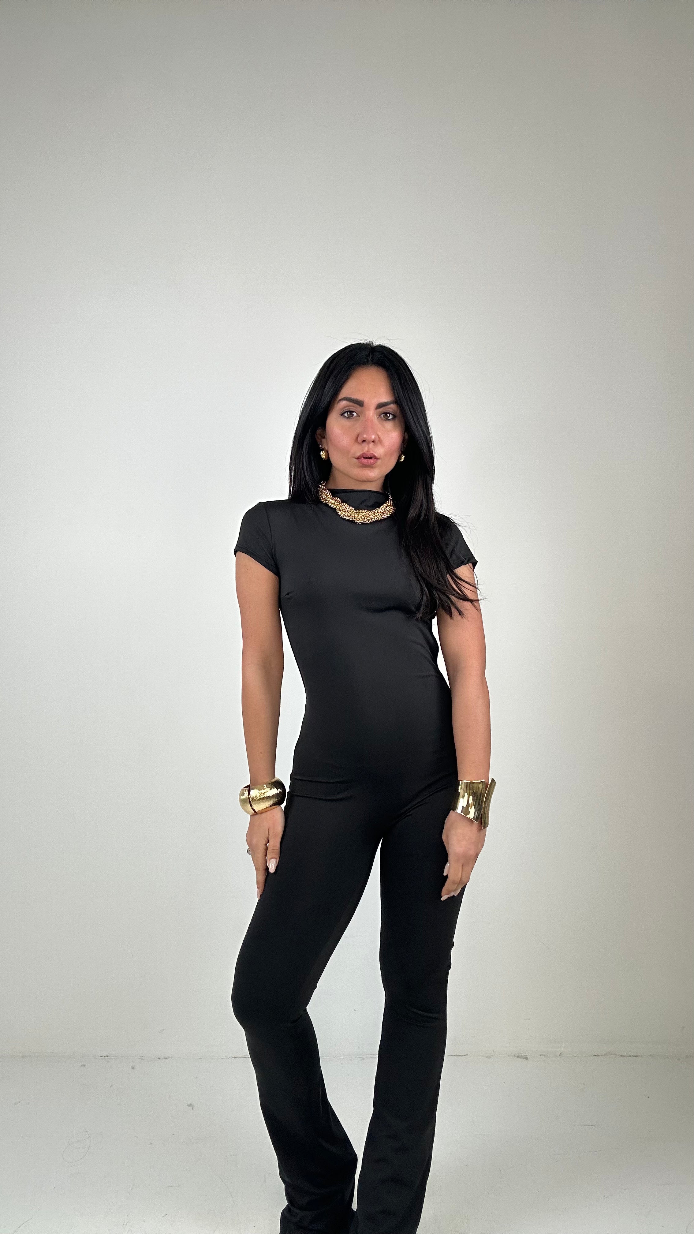 Tutone SCOLLO ARRICCIATO - NERO